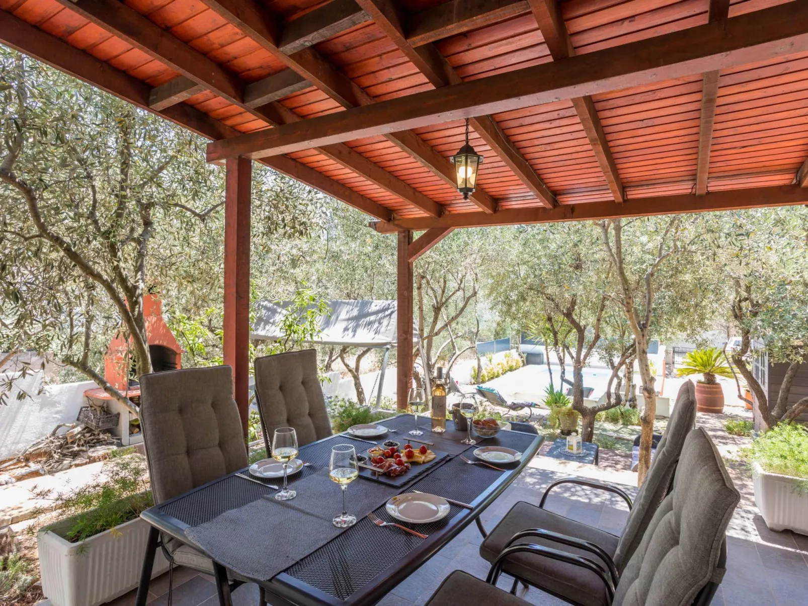 Geräumiges Ferienhaus mit Terrasse und Garten