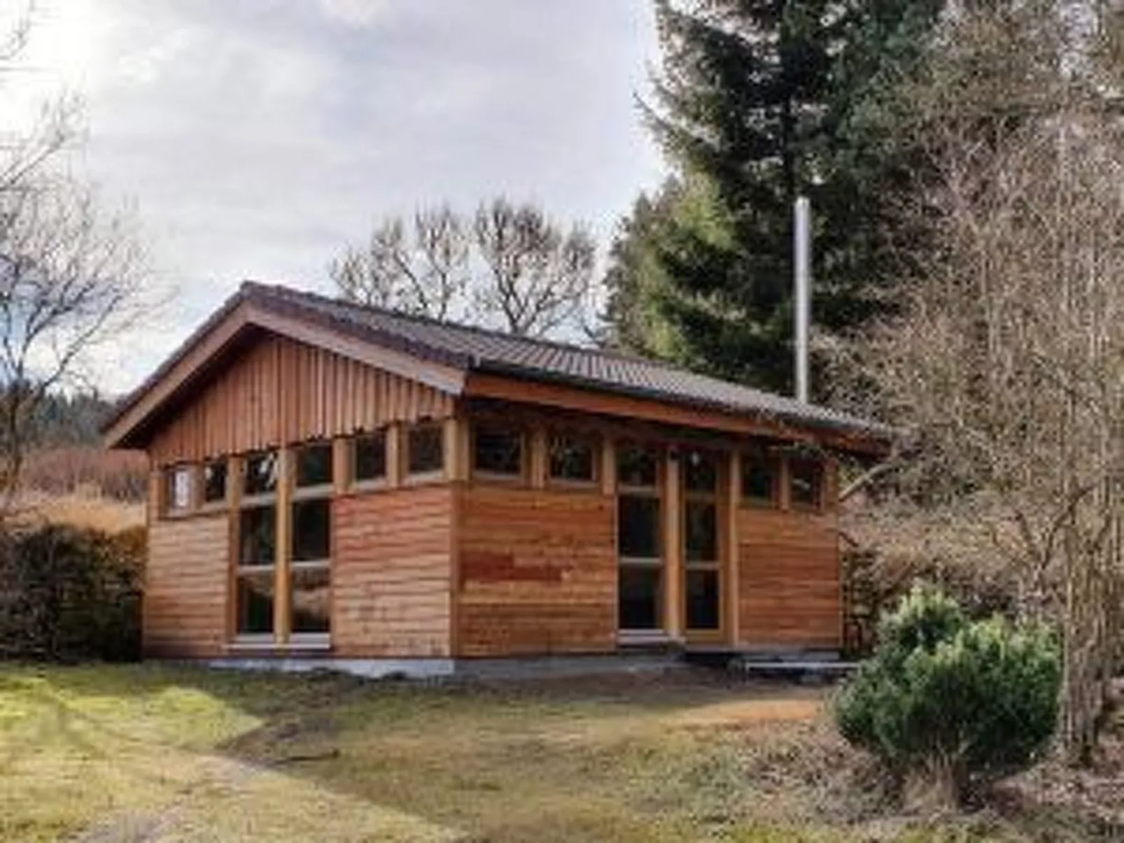 Urgemütliche Gruppenhütte mit Gartensauna-Buiten