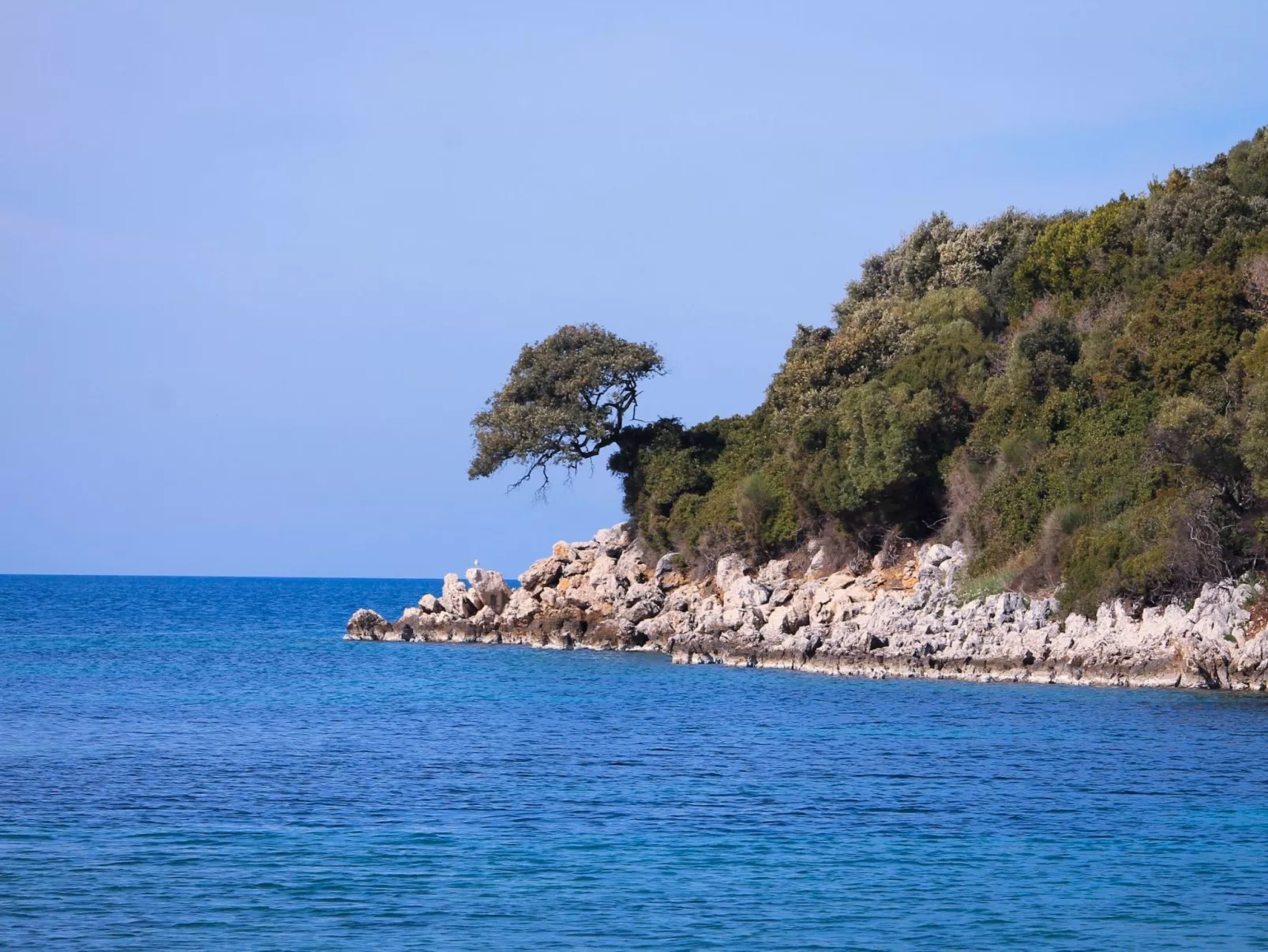 Entdecken Sie die ruhige Opulenz der Luxusvilla Levanda in Südalbanien - Buiten