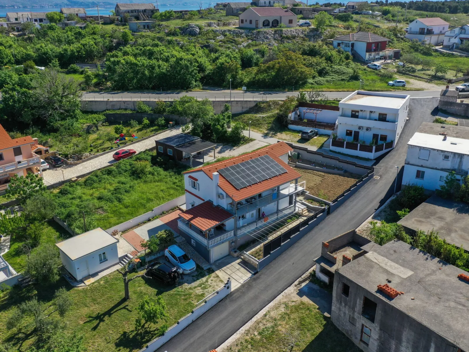"Zara" mit Blick auf das Wasser