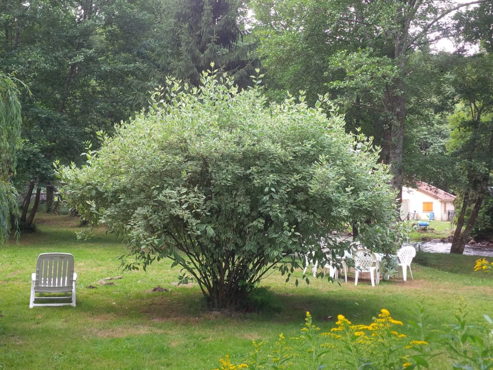 Maison les isles menefriers-Buiten