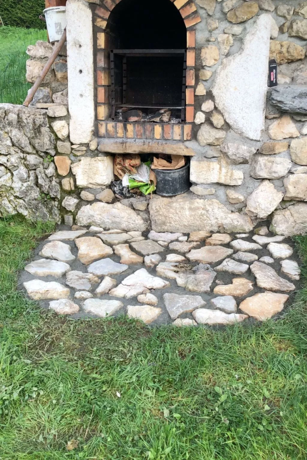 "Au Crêt du Bois" (Auf dem Wald)-Buiten