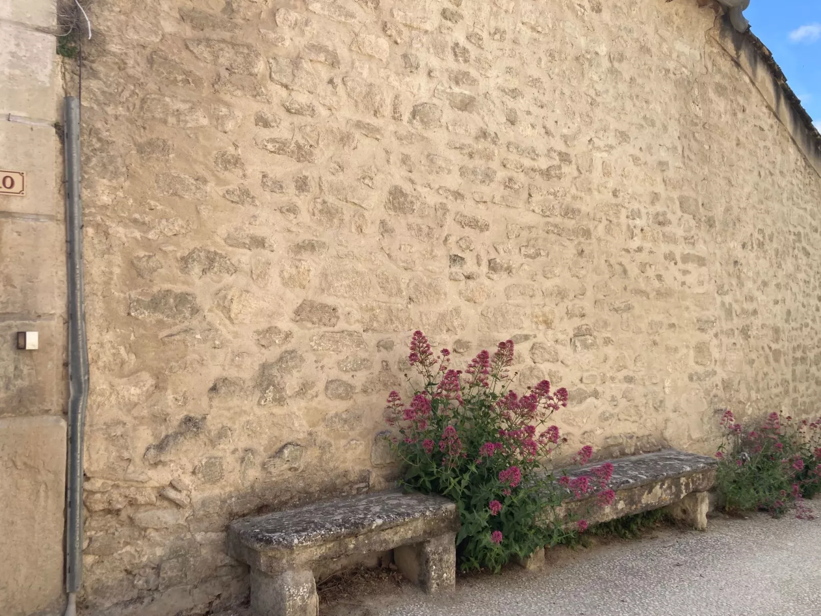 Dorfhaus in provencal mit Pool-Buiten