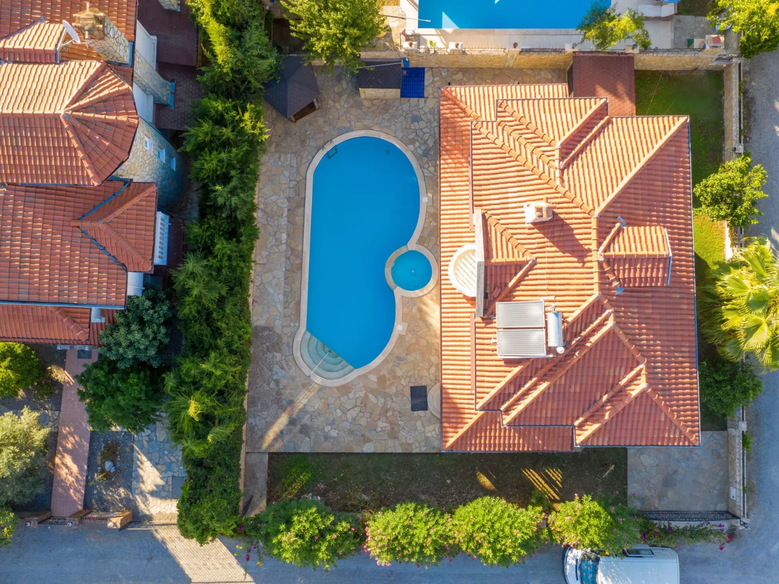 Mit Garten, Grill und Terrasse-Buiten