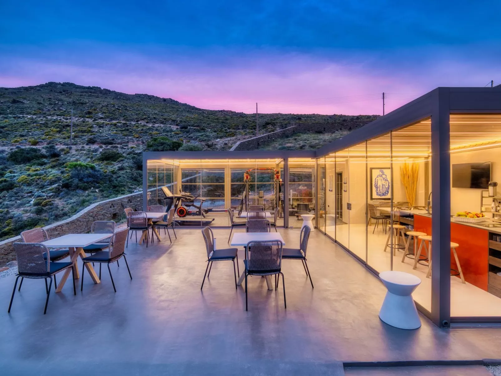 Villa mit Blick auf das Wasser-Image-tags.info