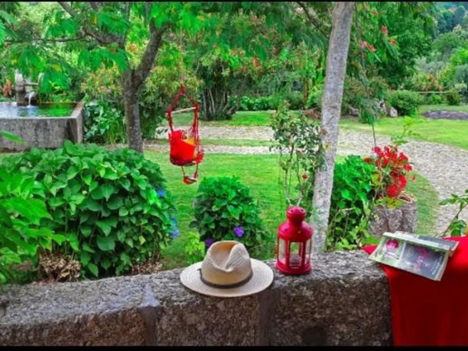 Fabelhafter Pool in einer atemberaubenden Landschaft-Buiten