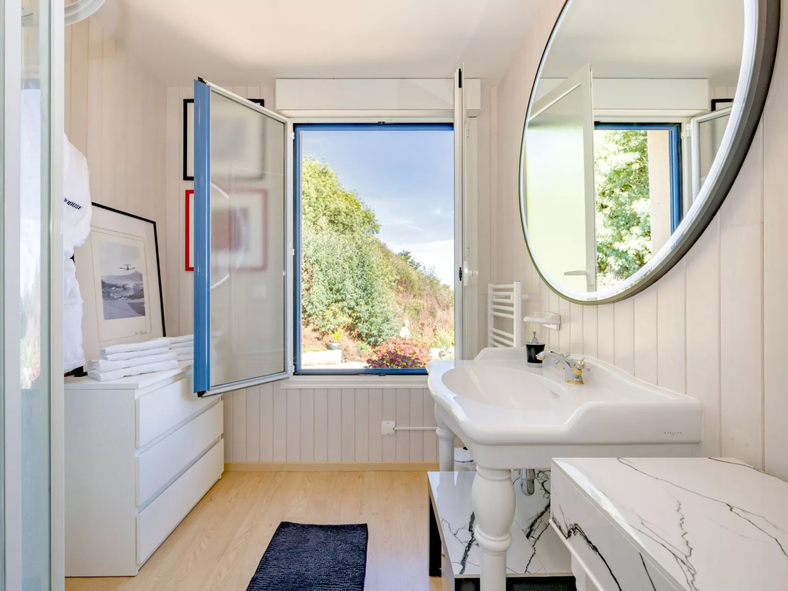 Villa "Ker House" mit Blick auf das Wasser-Binnen