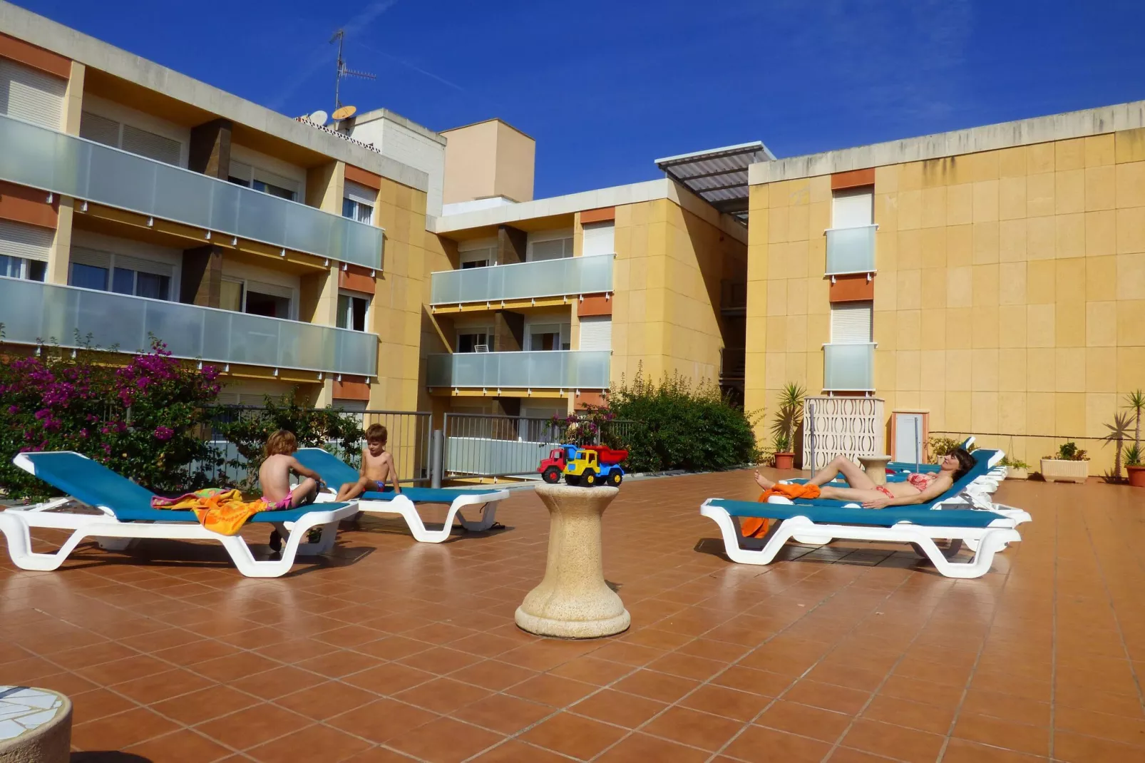 Apartments Costa d'Or Calafell - Tipo 2/4-Buitenkant zomer