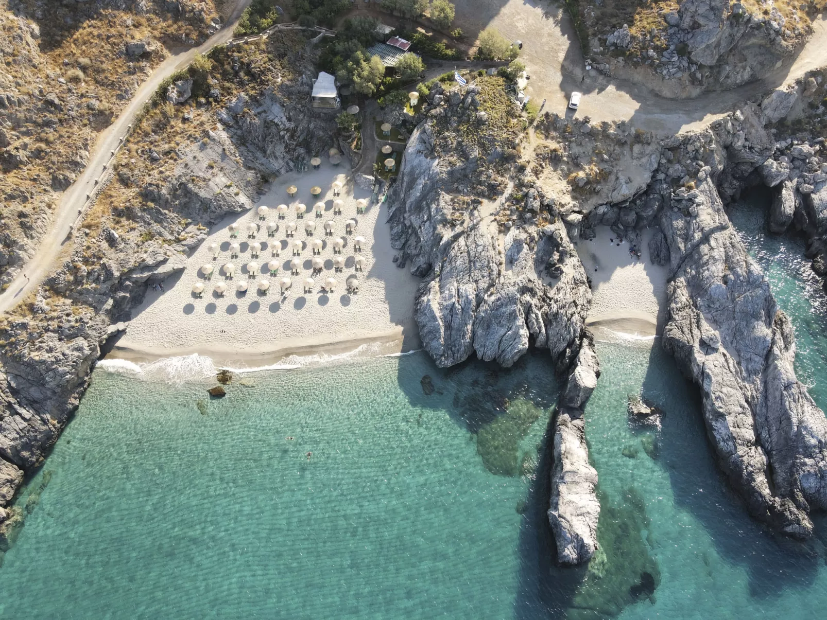 Villa Spiros ist eine renovierte Vermietung voll - Buiten