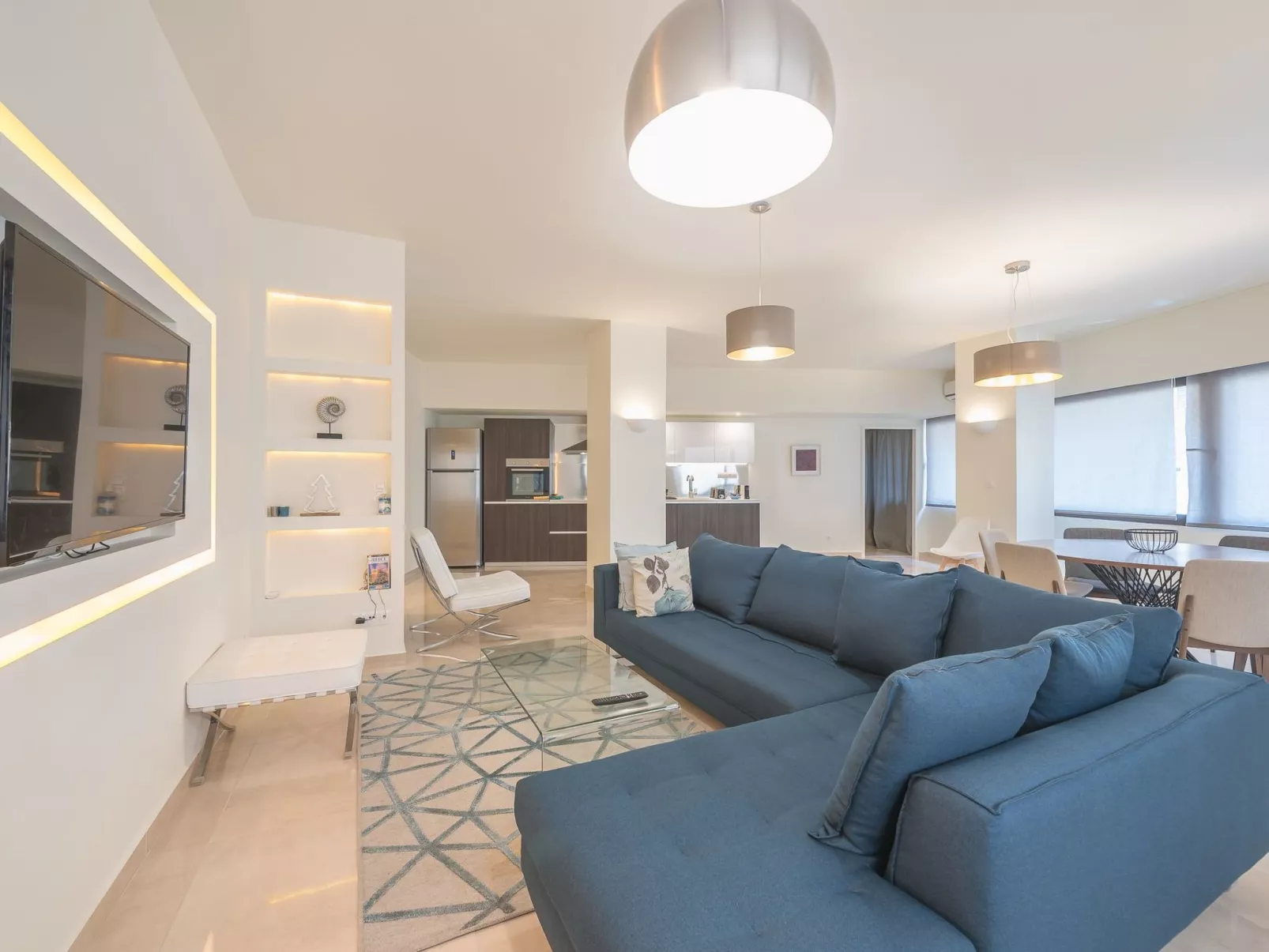 Stilvolle 2 Schlafzimmer, nur wenige Schritte von Fokionos Negri