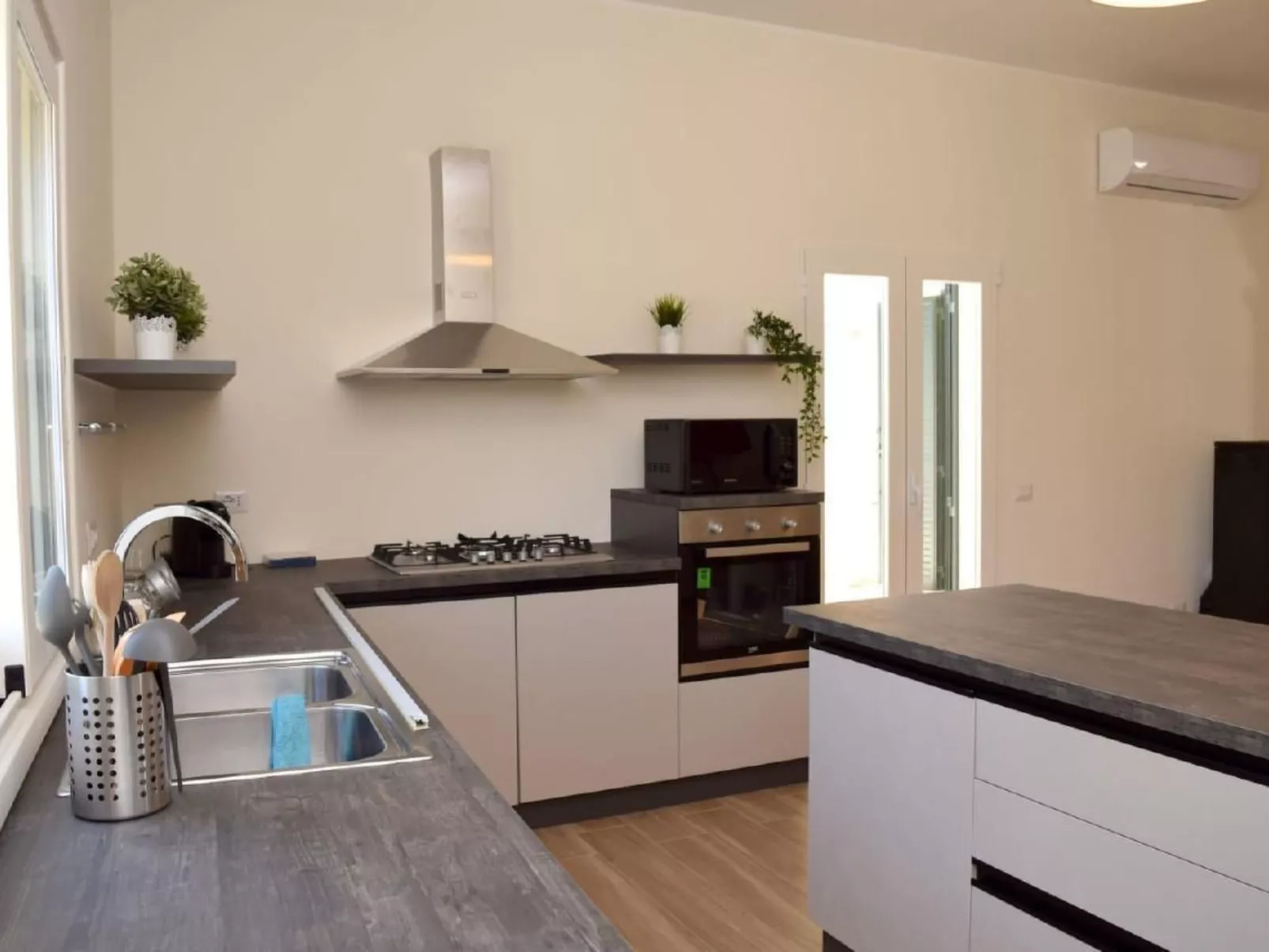 Villa mit privatem Pool-Image-tags.info