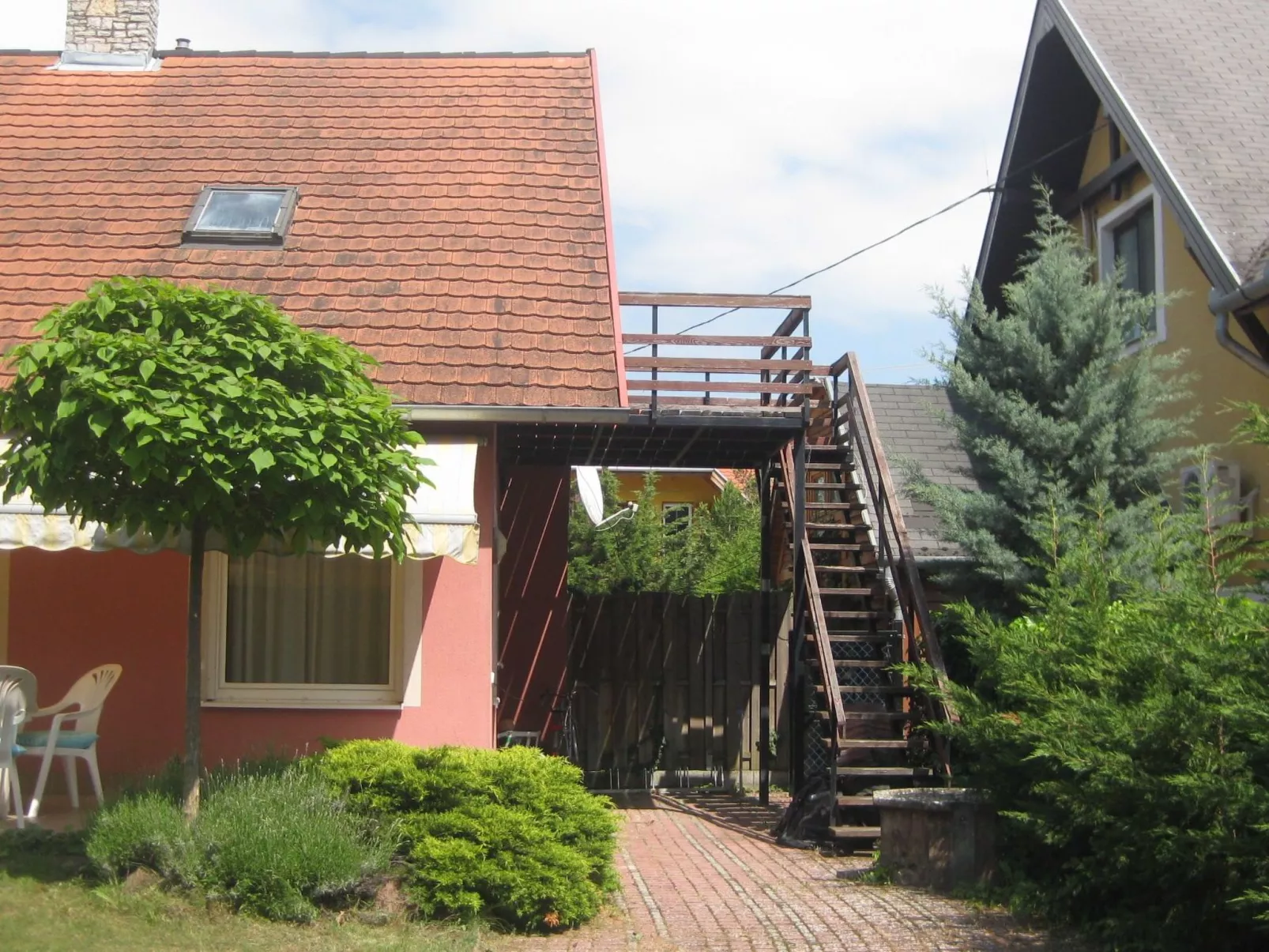 Mit gemeinschaftlichem Pool