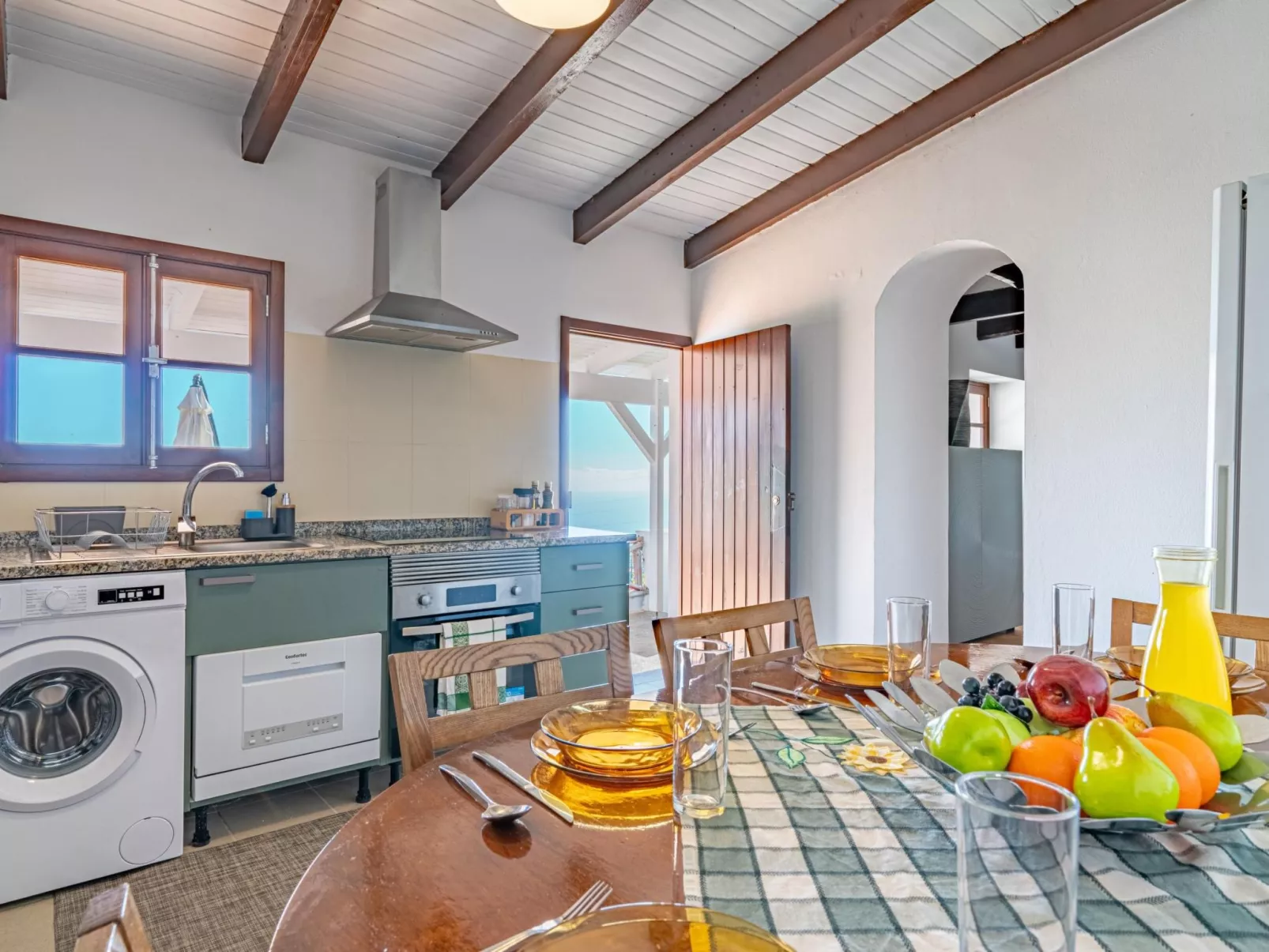 Villa Pitaias de Baixo-Binnen