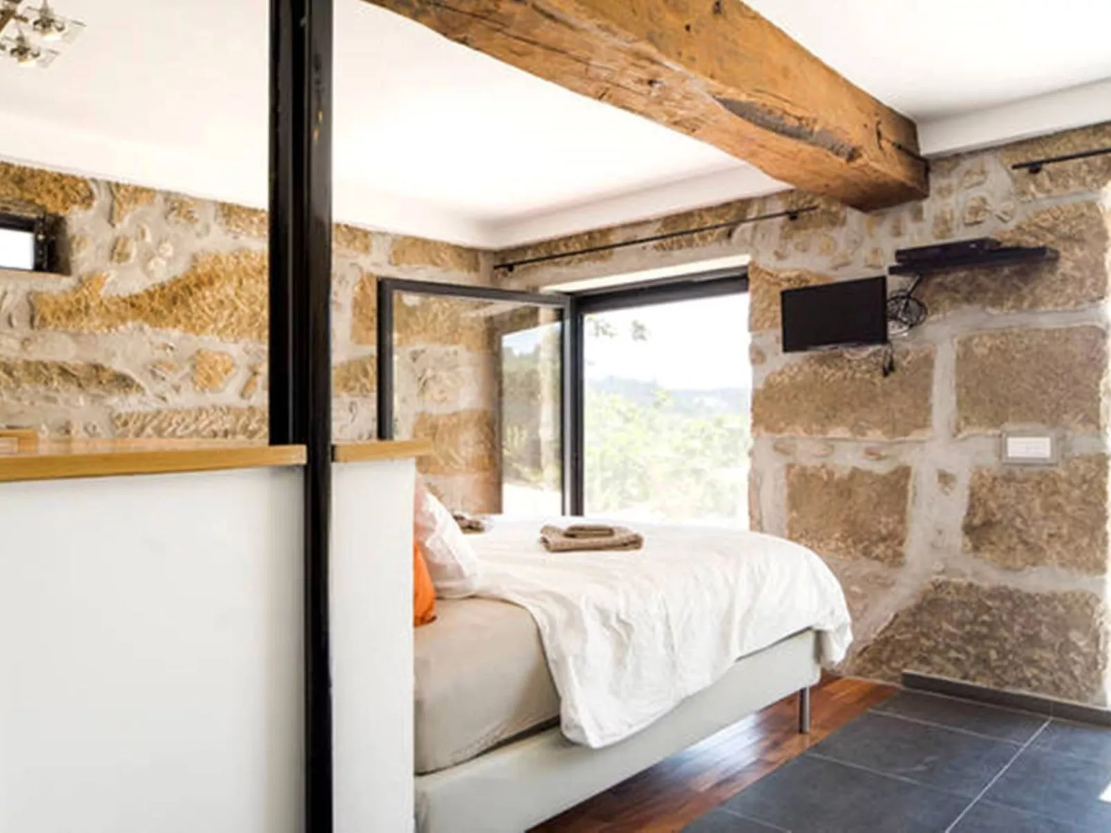 Großes renoviertes Landhaus in Tondela-Binnen