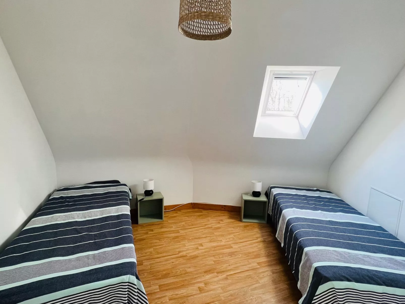 Prächtige Villa mit exotischem Garten, Strand 200m entfernt-Binnen