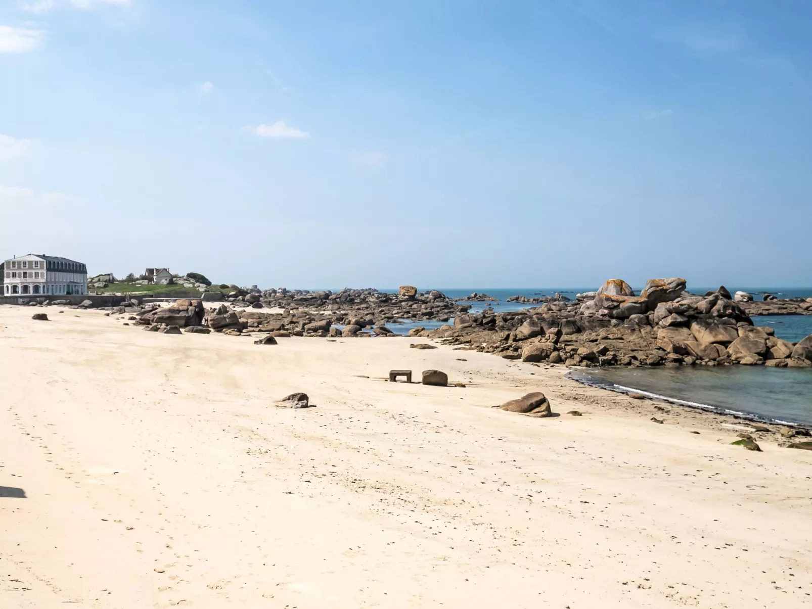 Landgut "Villa Léànie" mit Innenpool-Omgeving