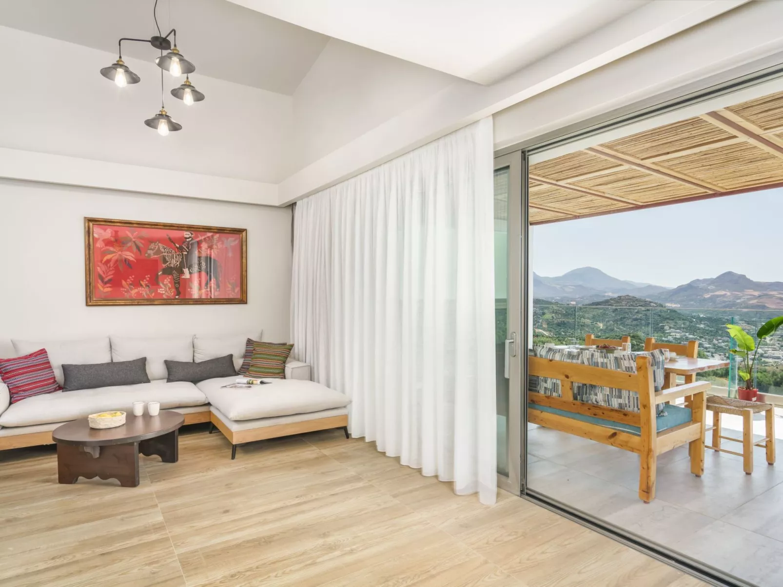 Neue Villa mit privatem Pool und BBQ, 2.5km zum Strand-Binnen