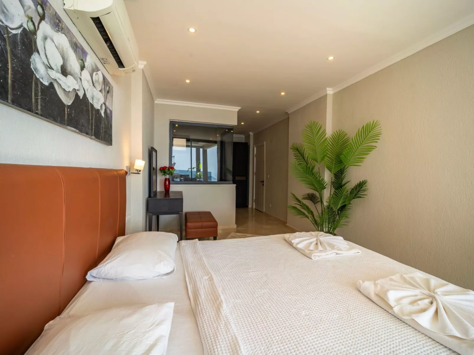 Moderne Luxusvilla mit Meerblick