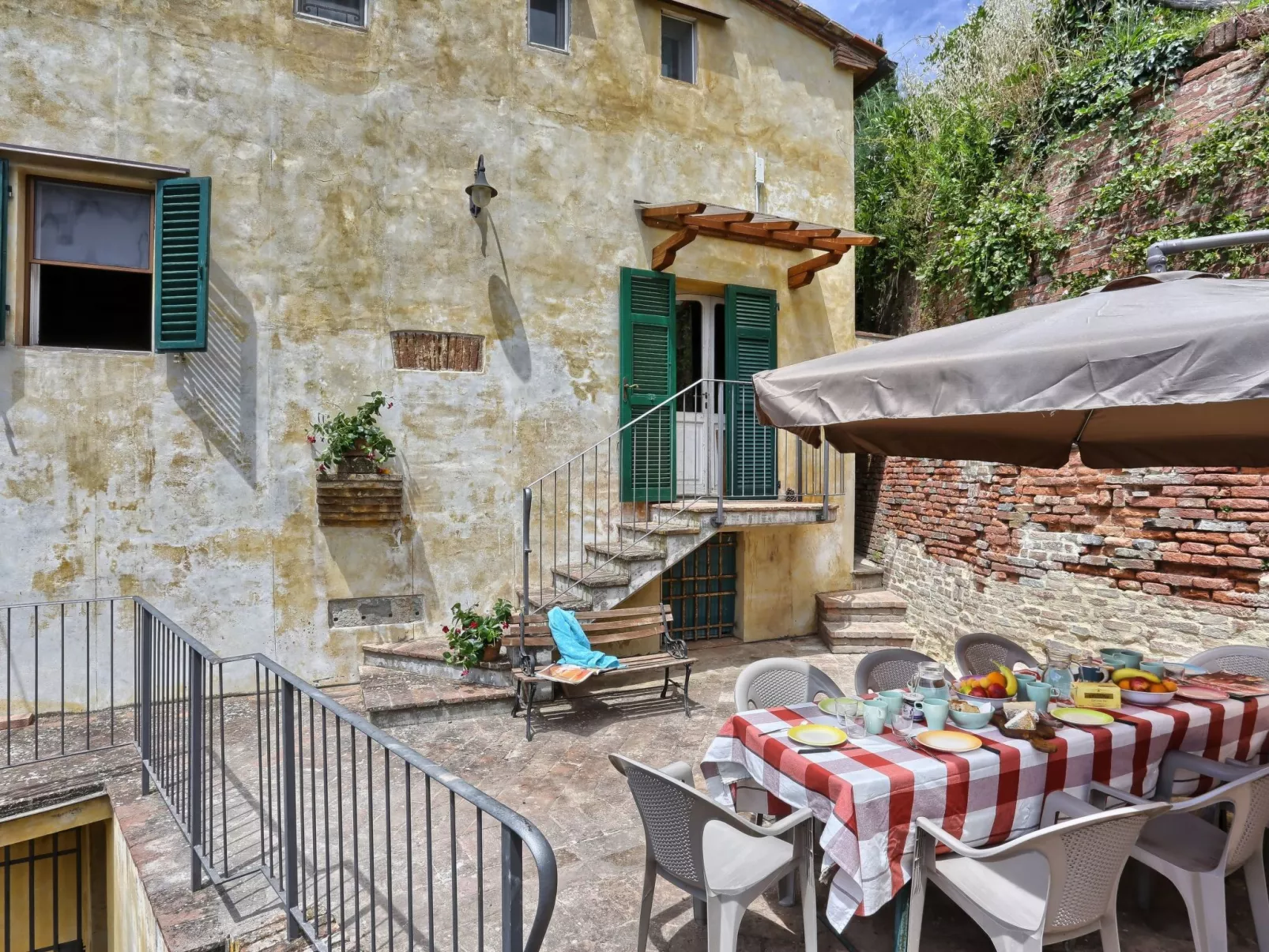 Villa 'La Canonica' mit Gemeinschaftspool-Buiten