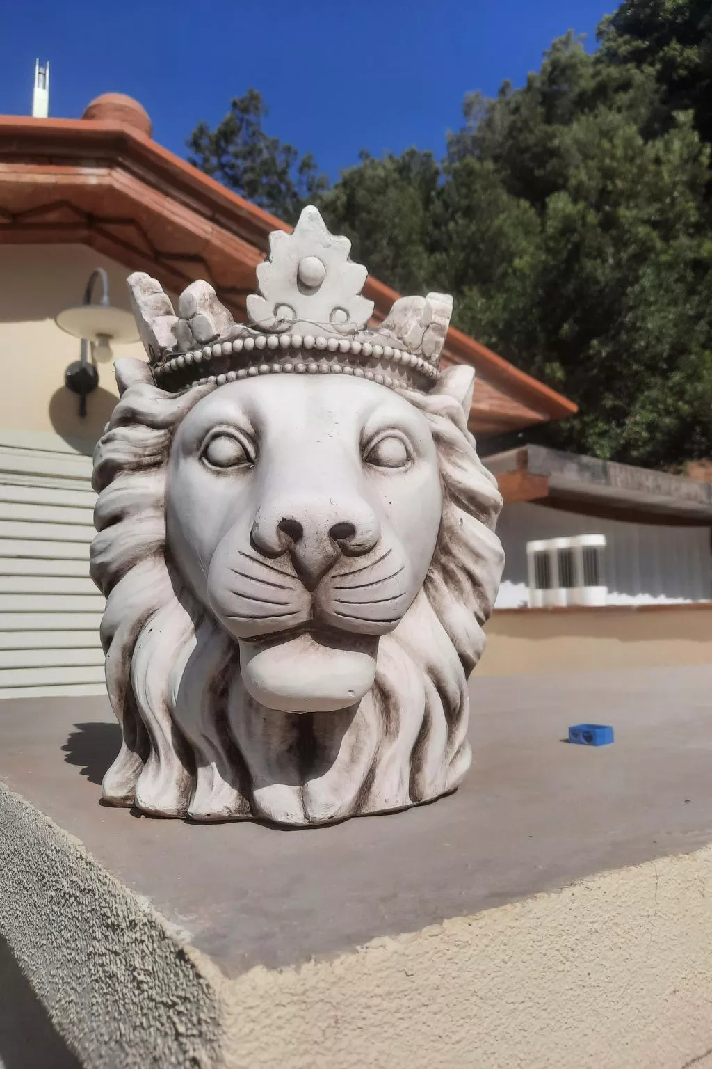 ZWISCHEN DEM LAND UND DEM MEER