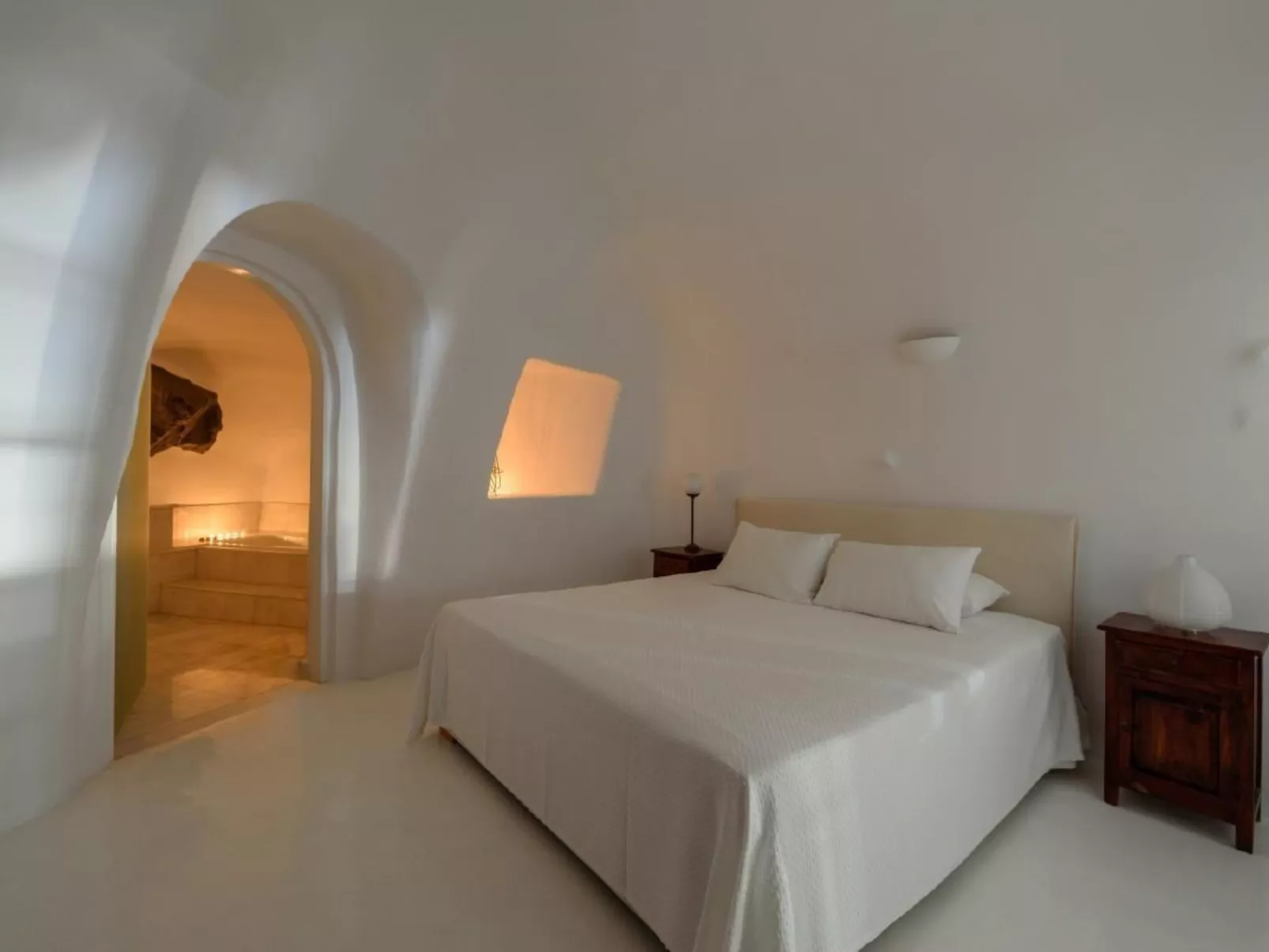 Charaktervolle Villa mit Tauchbecken und fantastischer Aussicht