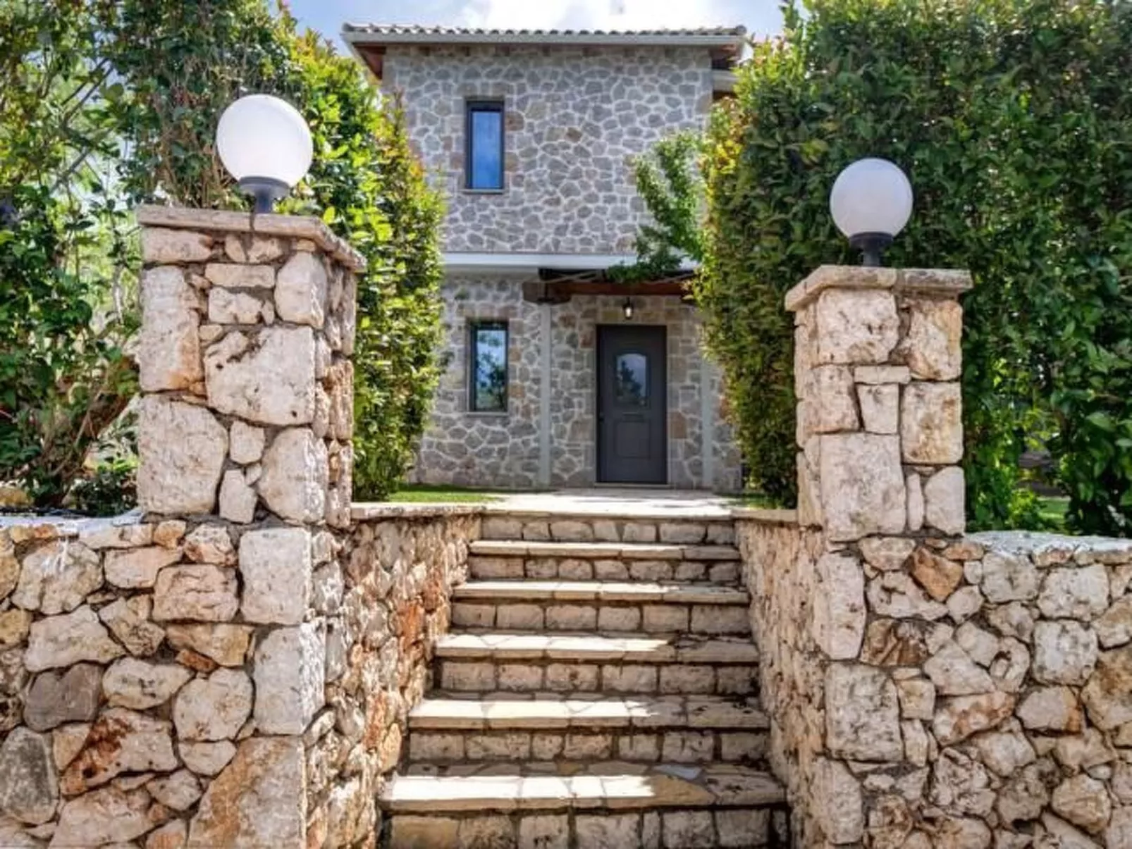 Luxuriöse Steinvilla Emily nahe dem Strand von Mylos-Image-tags.info