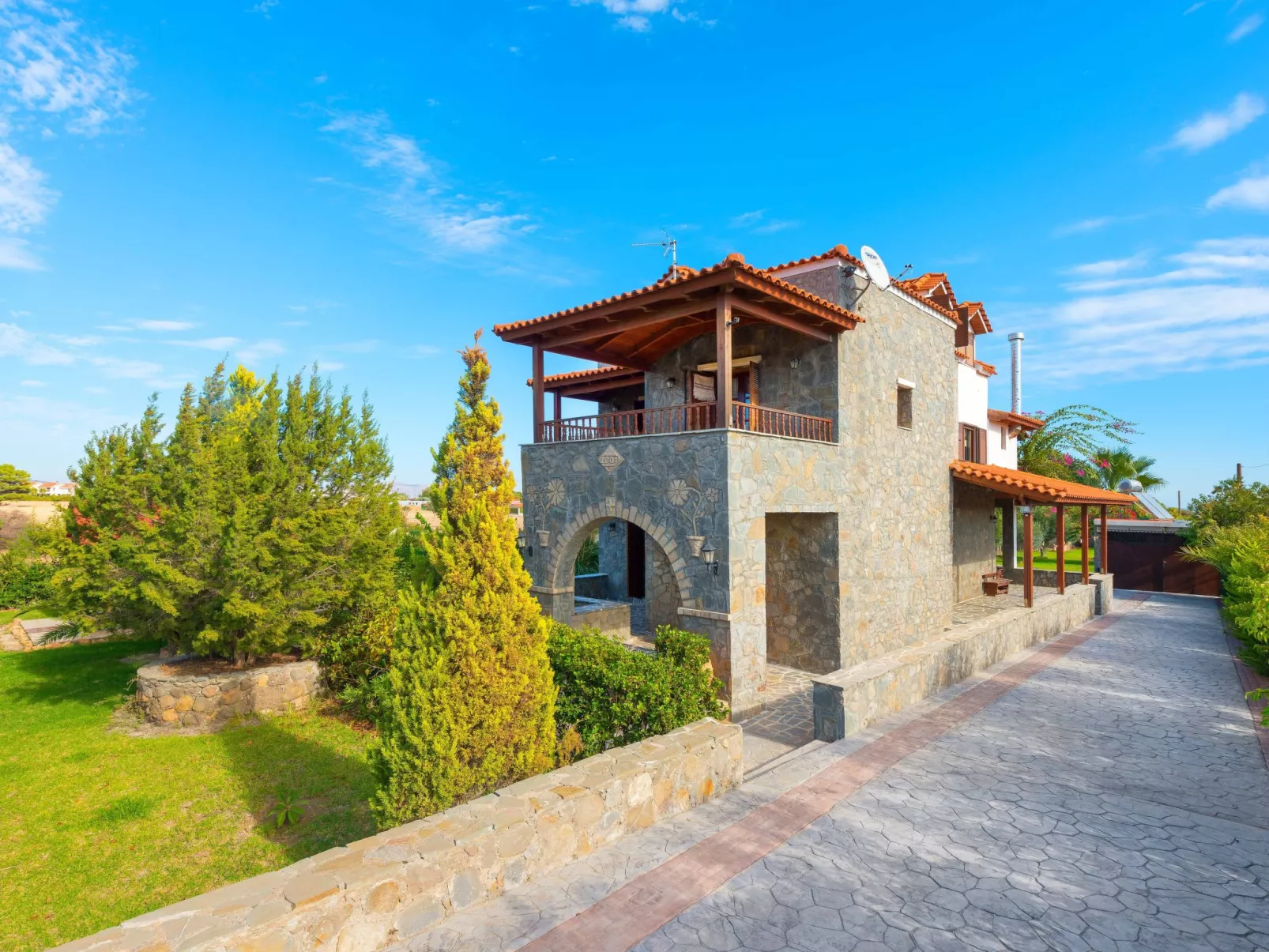 In Notia Rodos mit privatem Garten-Buiten