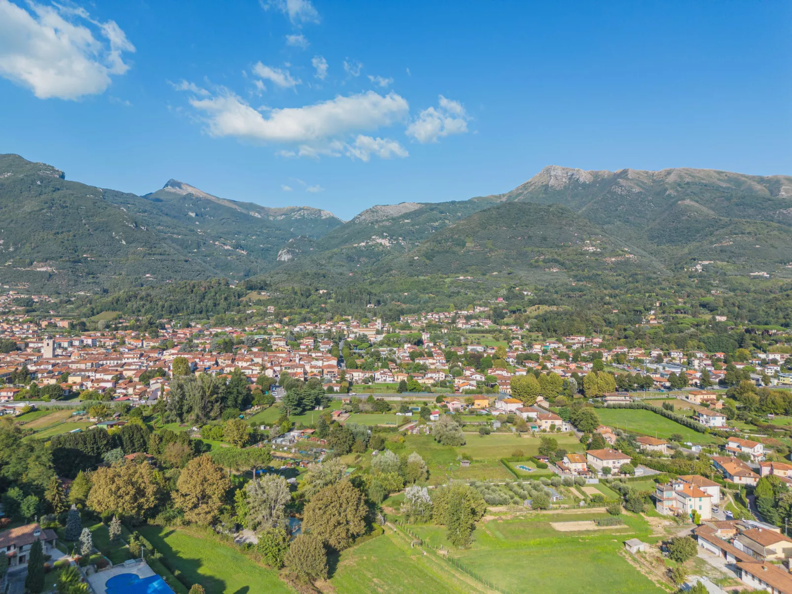Tolles Ferienhaus in Camaiore mit Privatem Pool-Omgeving
