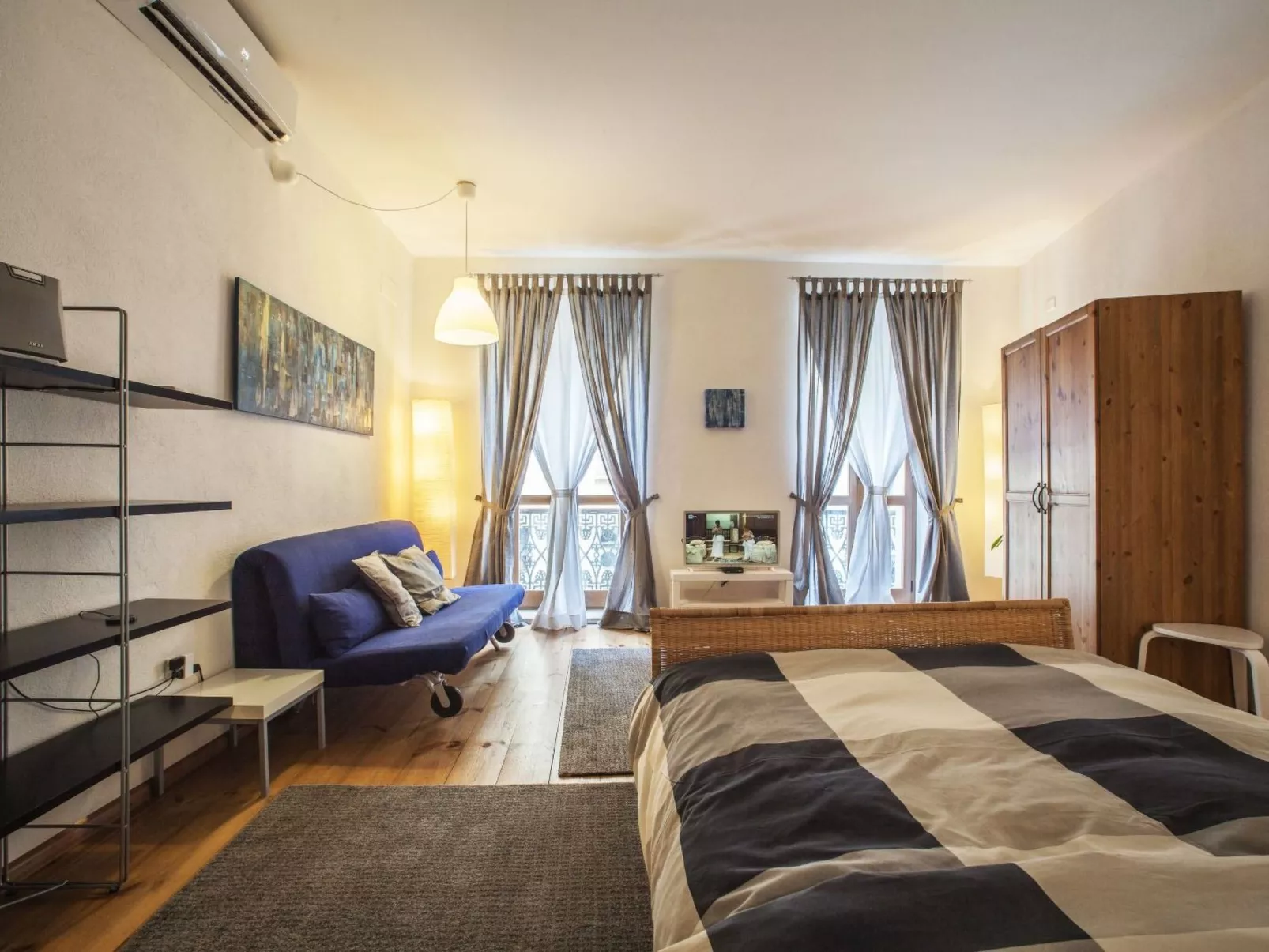 Studio Apartments Altstadt über Manno