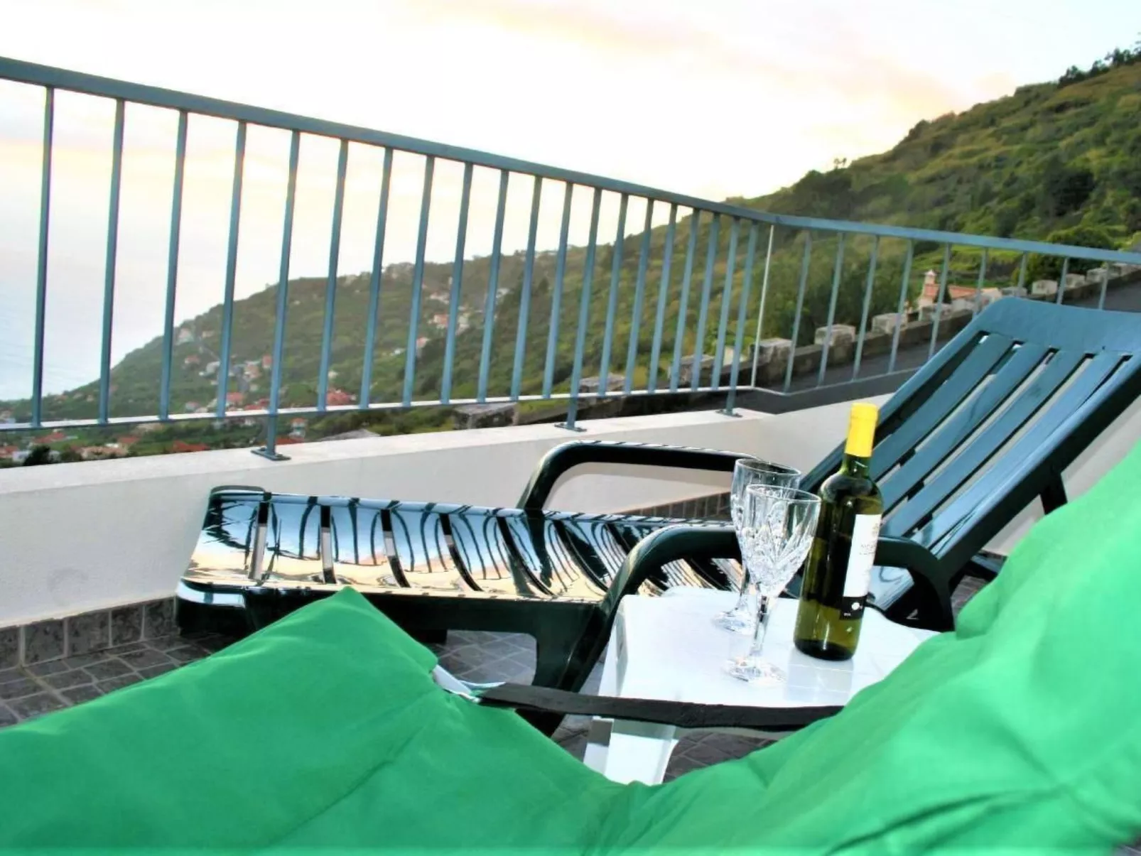 "Silva Sol" mit Blick auf das Wasser-Buiten