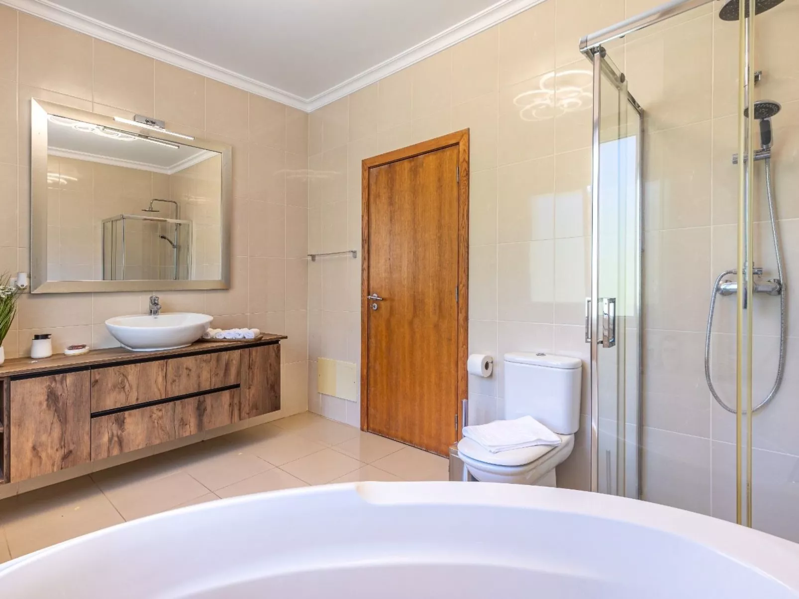 Luxuriöses Escape Village Calheta mit beheiztem Pool-Image-tags.info