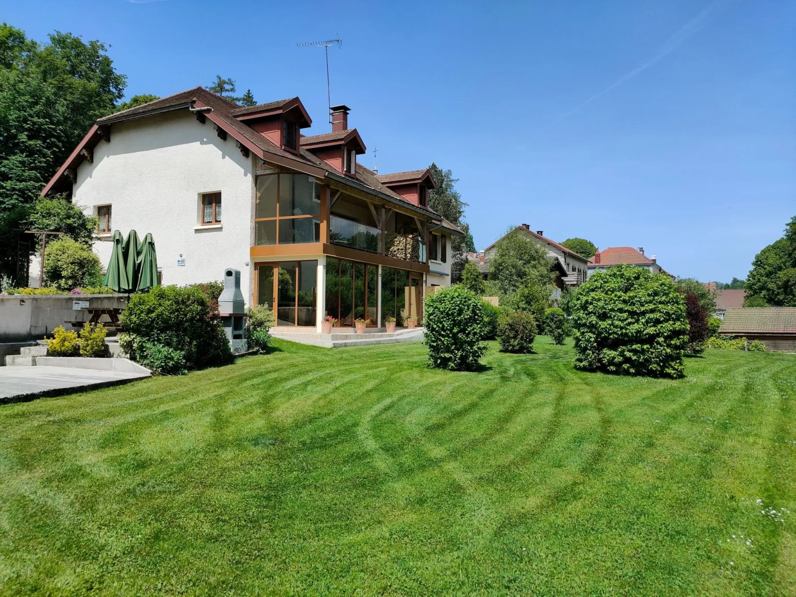 Gite Lys Montagnes du Jura mit Spa Sauna Fluss