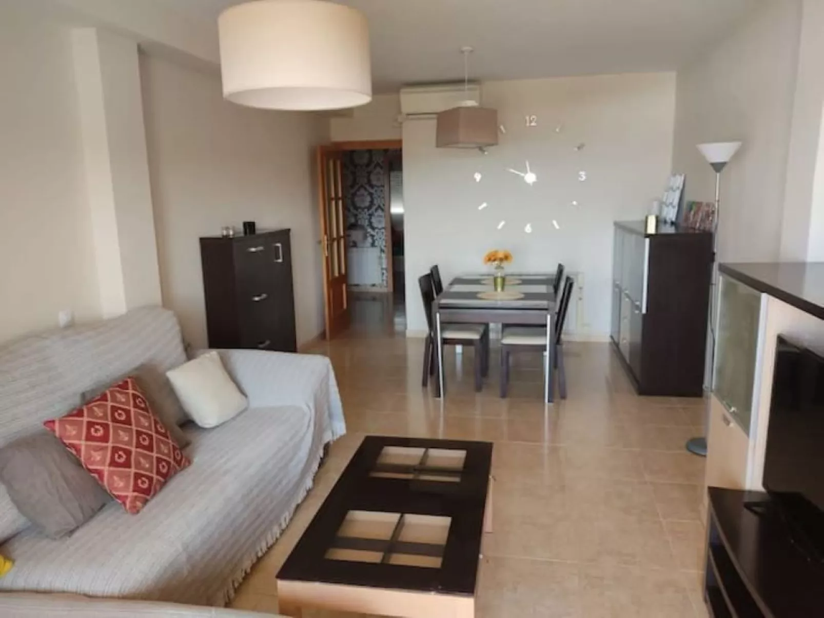 Sun Beach Aguadulce mit Parkplatz