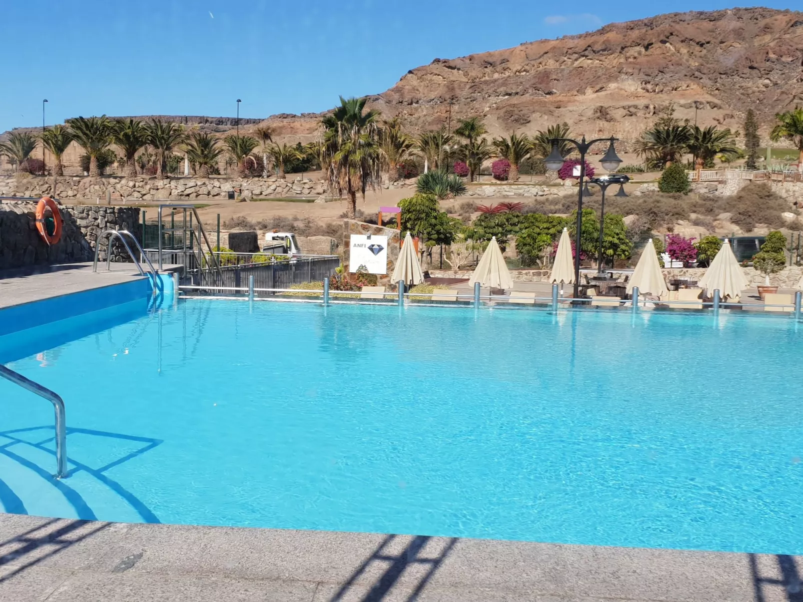 Villa mit Garten, Pool , Grill und Terrasse