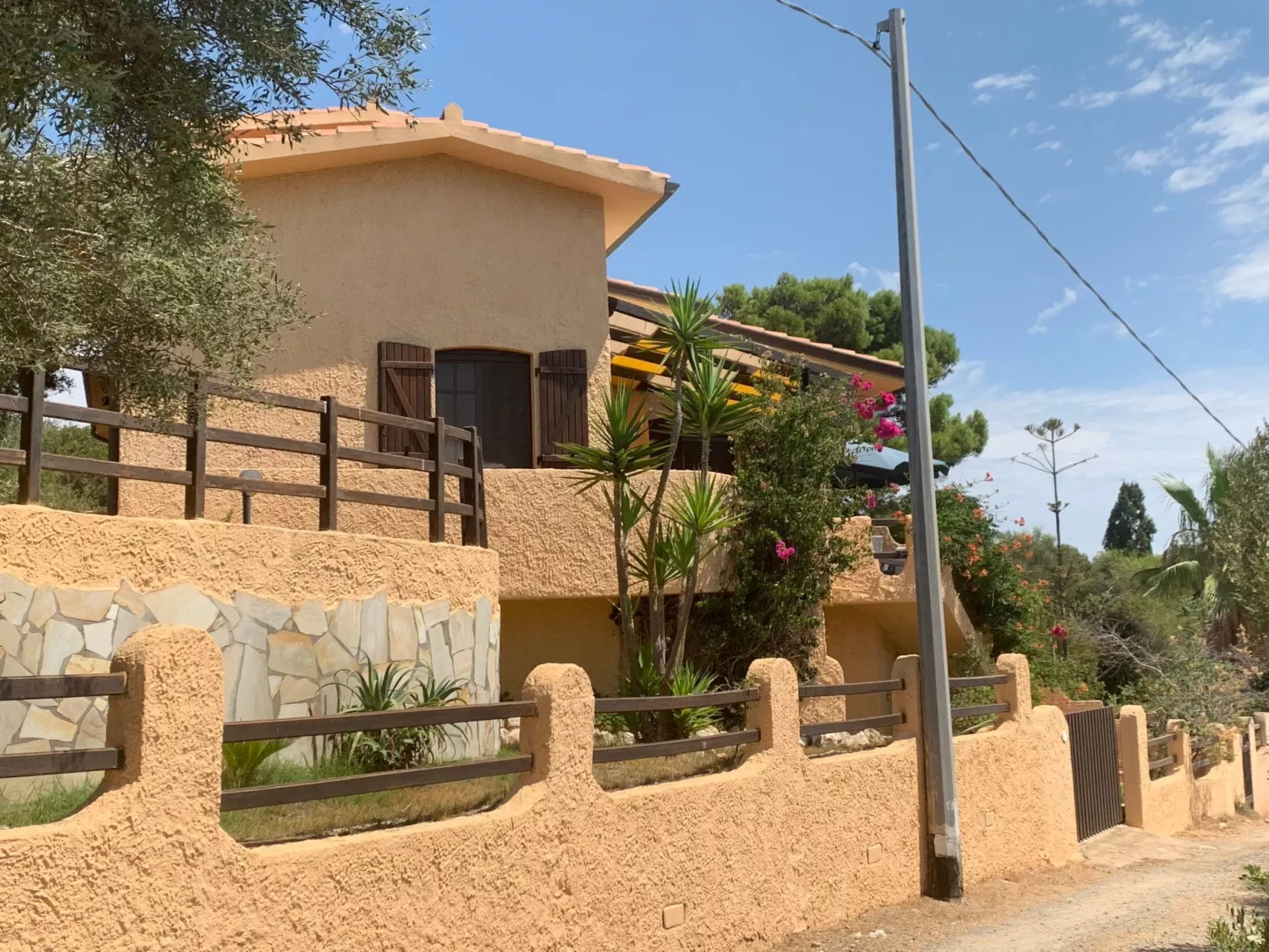 Villa mit Panoramablick-Buiten