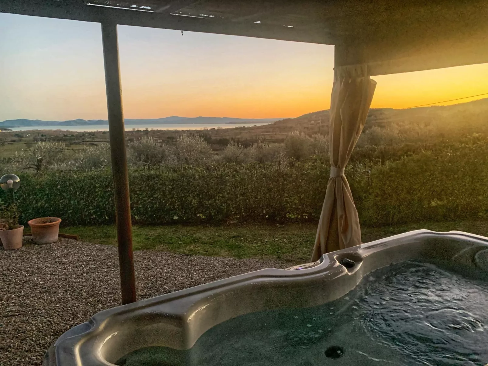 Wohnung 'Romantisches Studio mit Seeblick'-Buiten