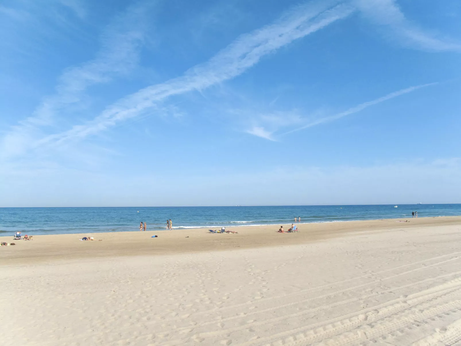 Luxuriöse Wohnung mit 1 Schlafzimmer, Balkon und Pool-Omgeving