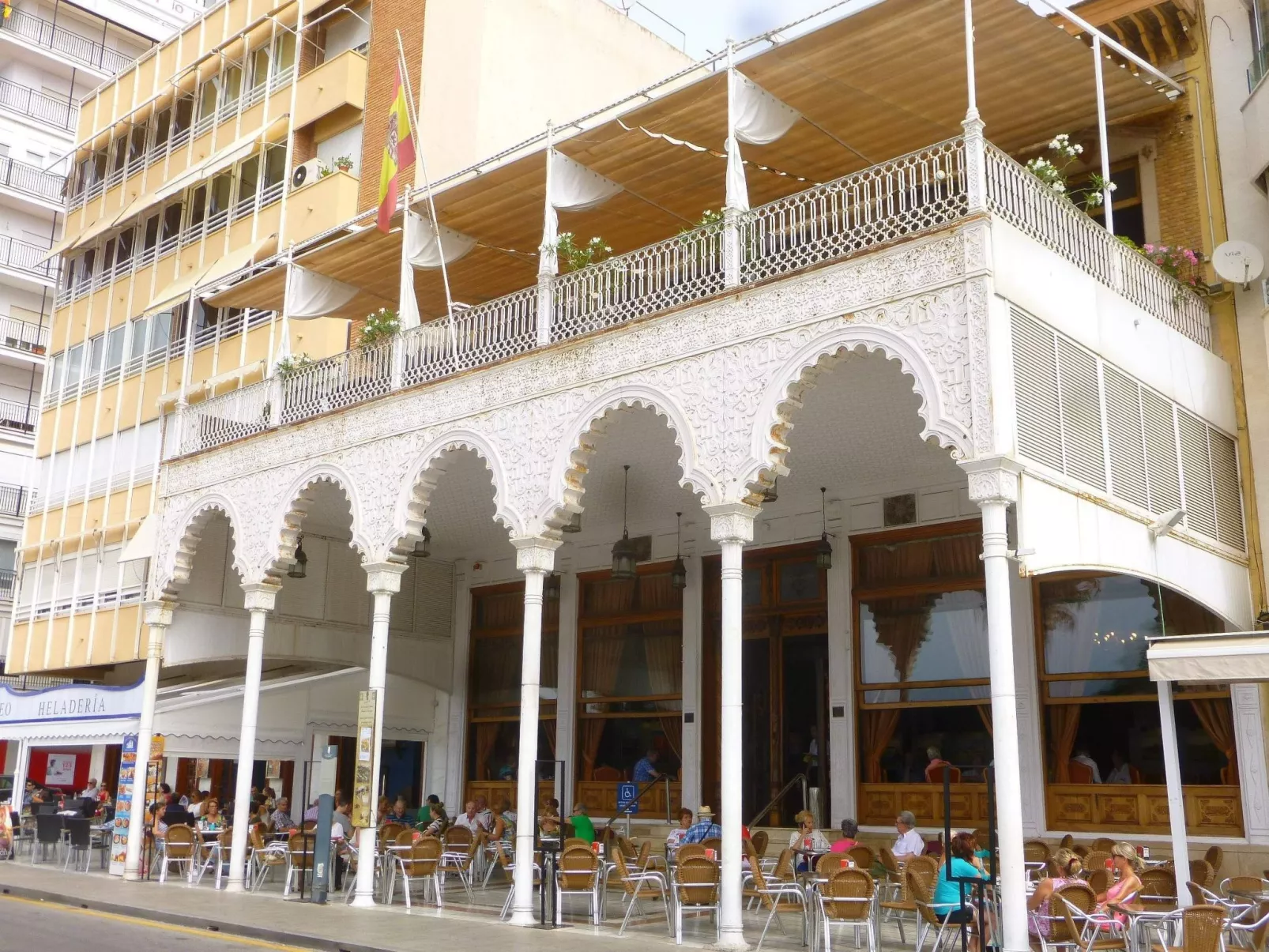 Das beste Haus große Terrasse Strand und Bars-Buiten