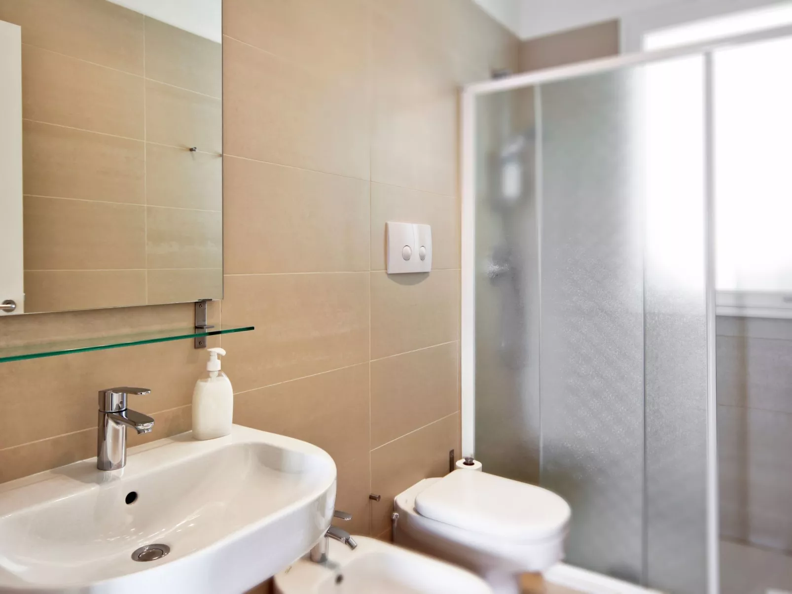 Appartamento con 2 camere da letto-Image-tags.info