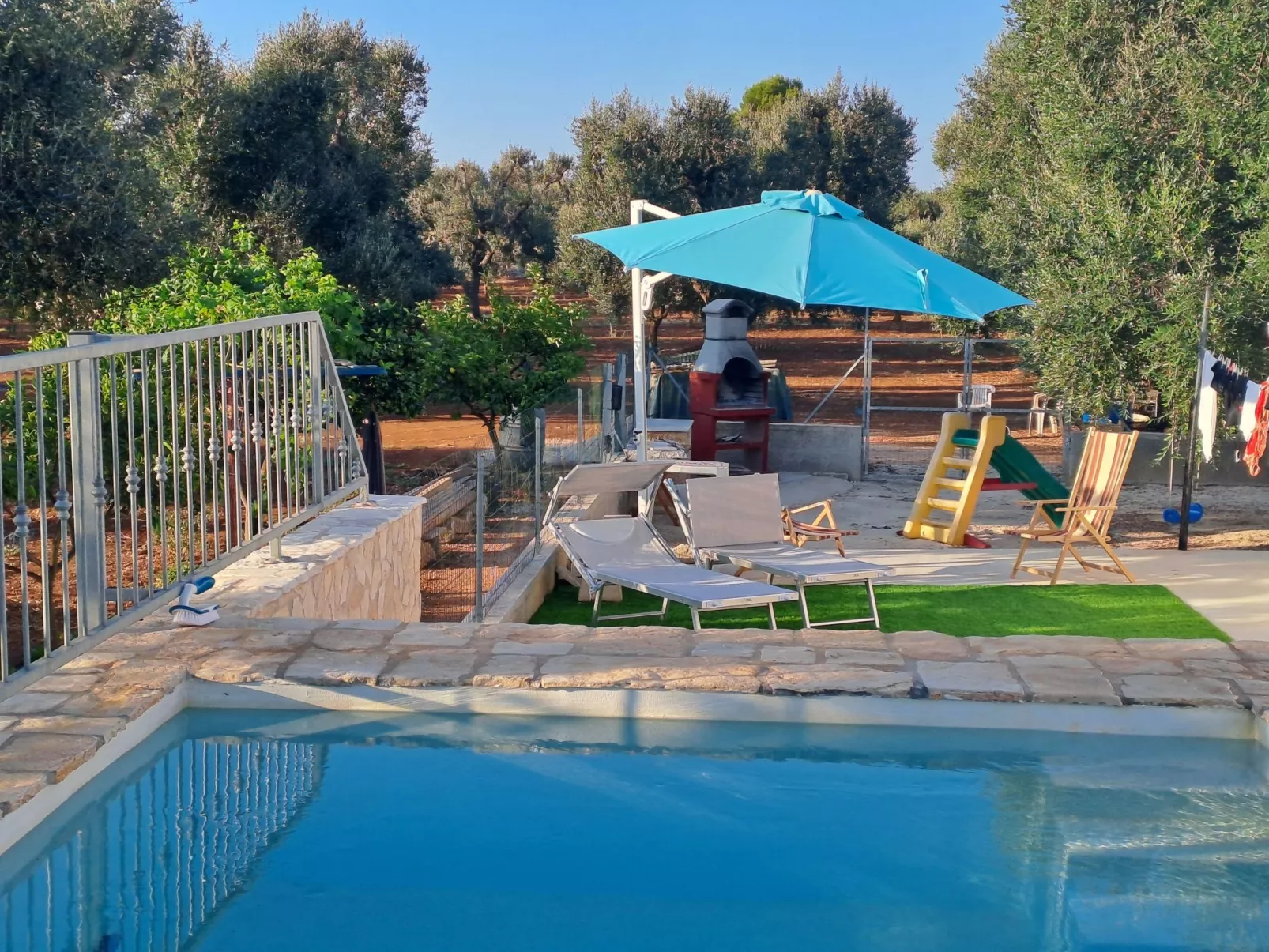 Bauernhof mit Schwimmbad und Babypark Brindisi am Meer