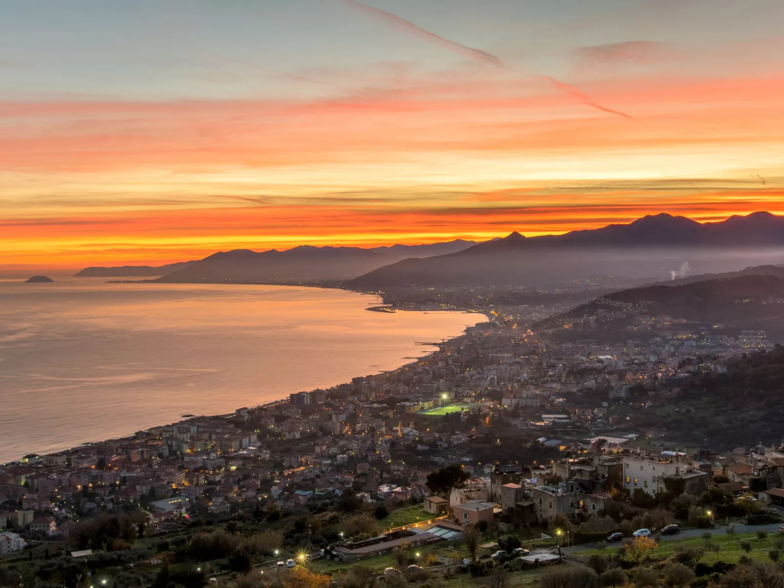 'White' mit Balkon-Omgeving