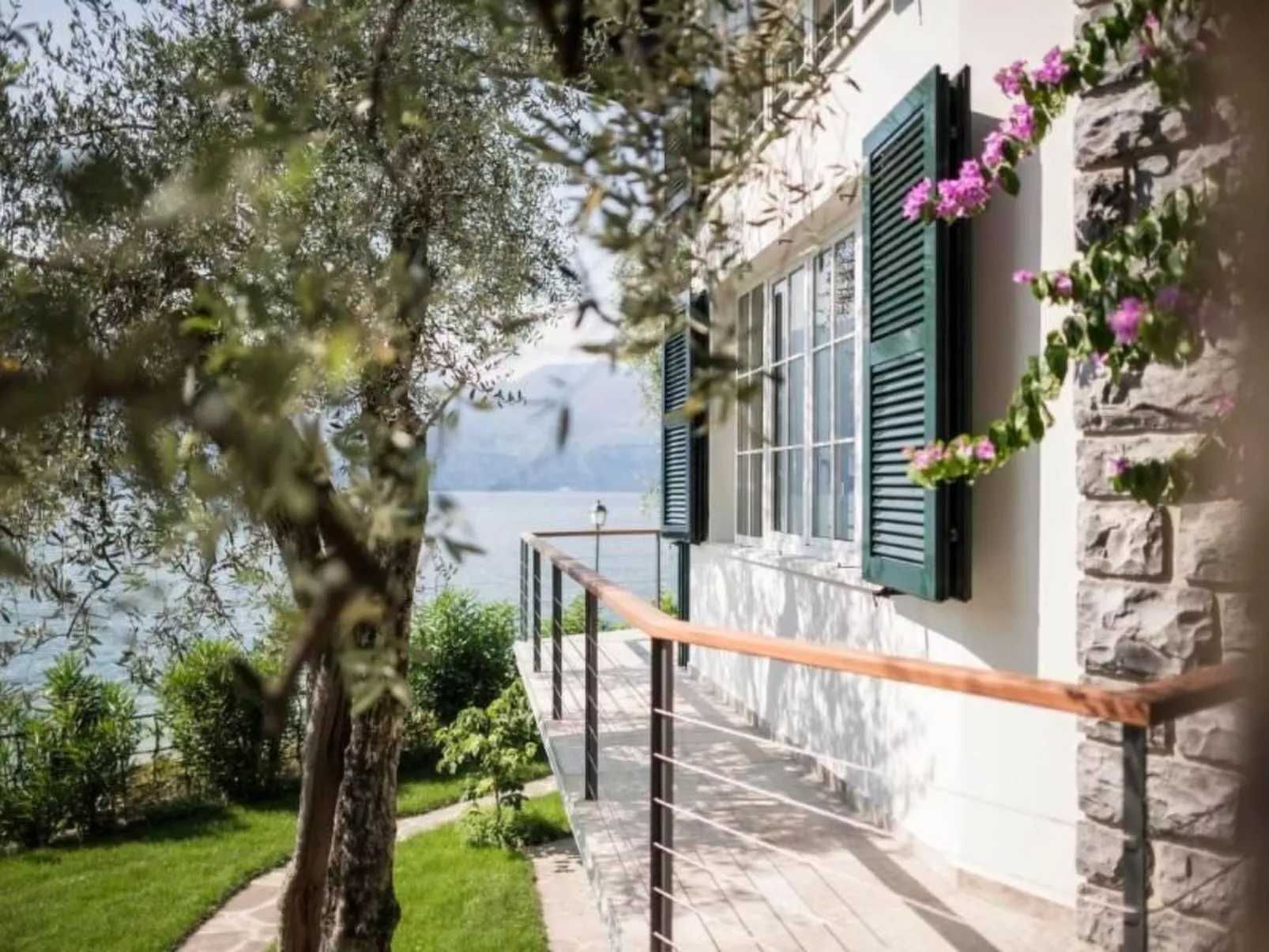 Luxusvilla am Gardasee mit privatem Badesteg