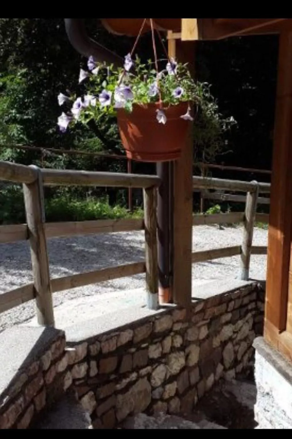 Berghütte mit Wasserblick-Buiten