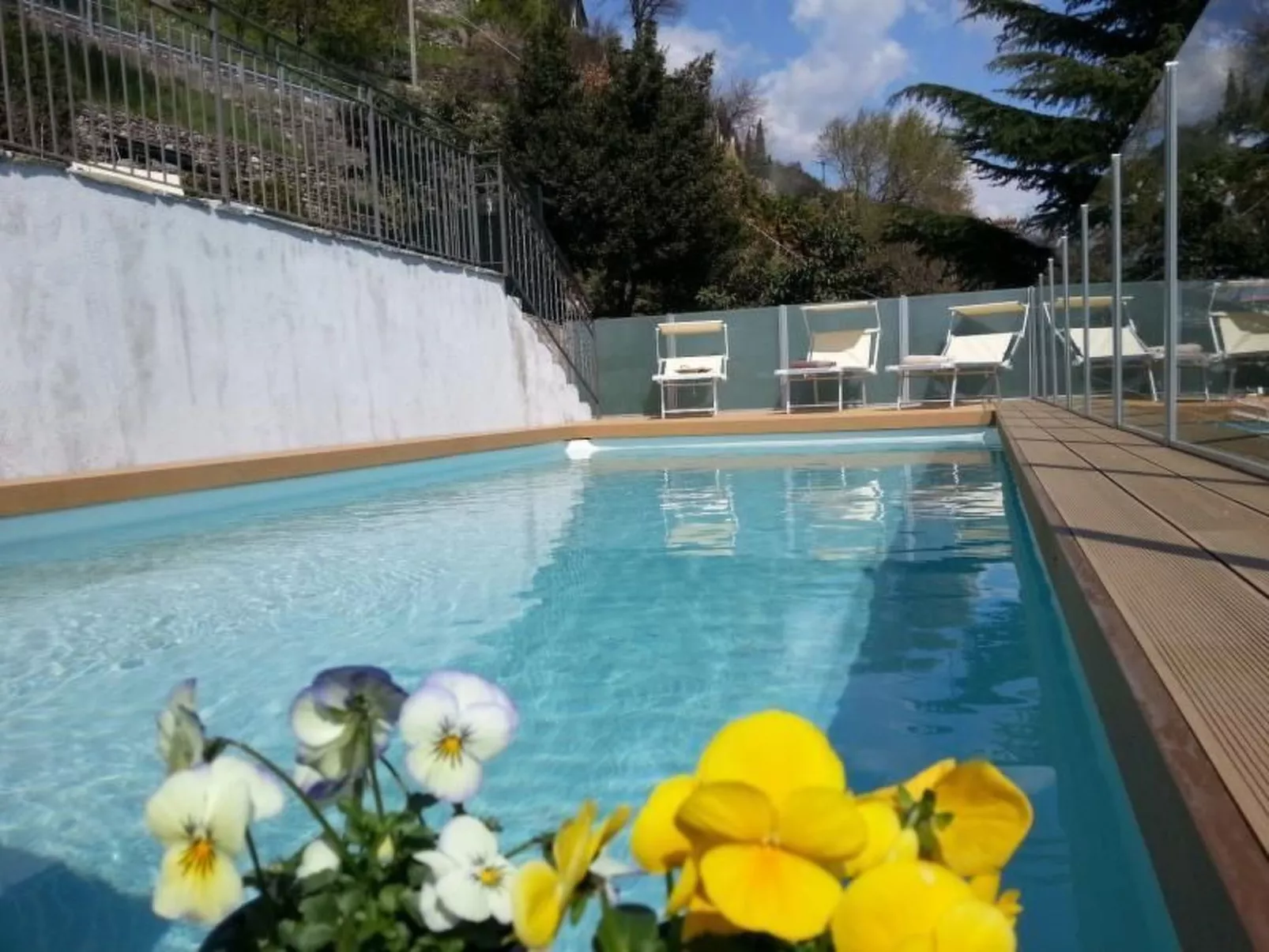 Ferienvilla 'Perla del Lago' mit privatem Pool-Buiten