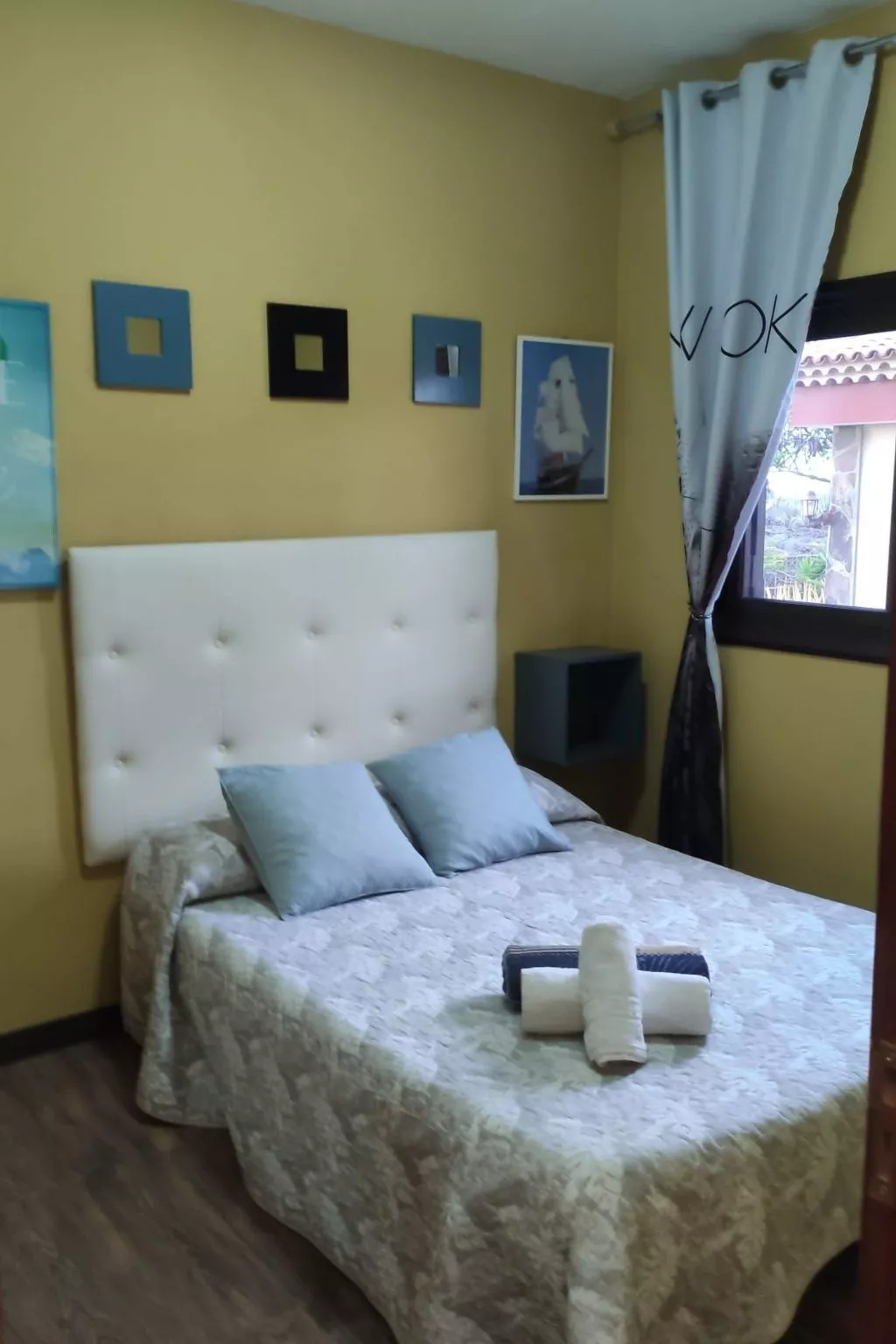 Geräumiges Haus mit exklusivem Schwimmbad und Solarium.