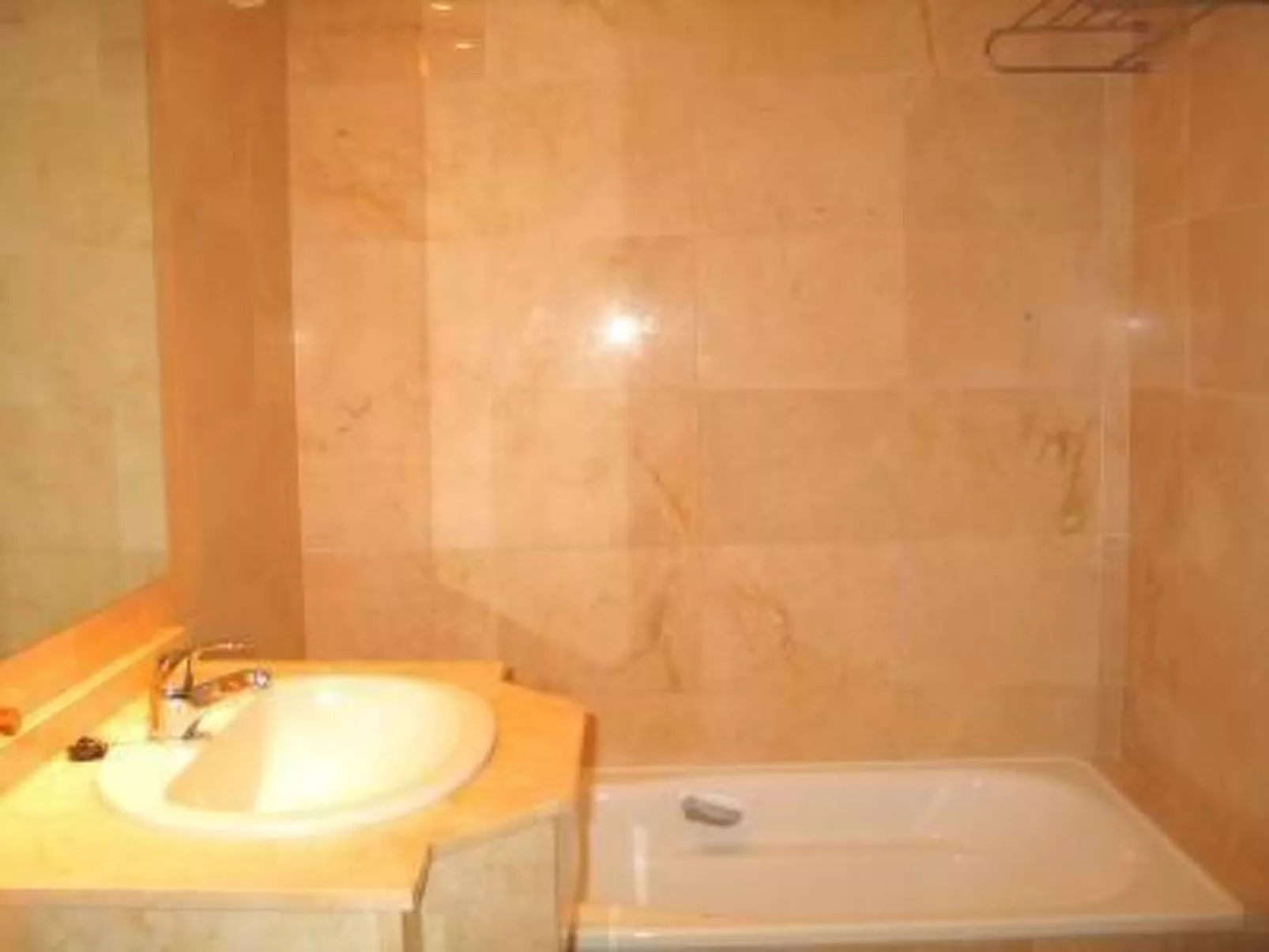 Mit Terrasse, Pool und Garten