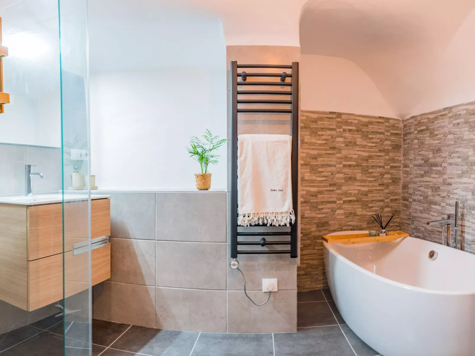 Luxuriöse Finca mit Pool, Spa und spektakulärer Aussicht-Binnen