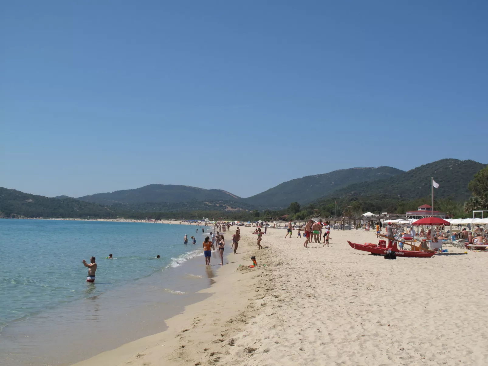 Schöne Villa nur wenige Schritte vom Strand entfernt in Costa Rei-Omgeving