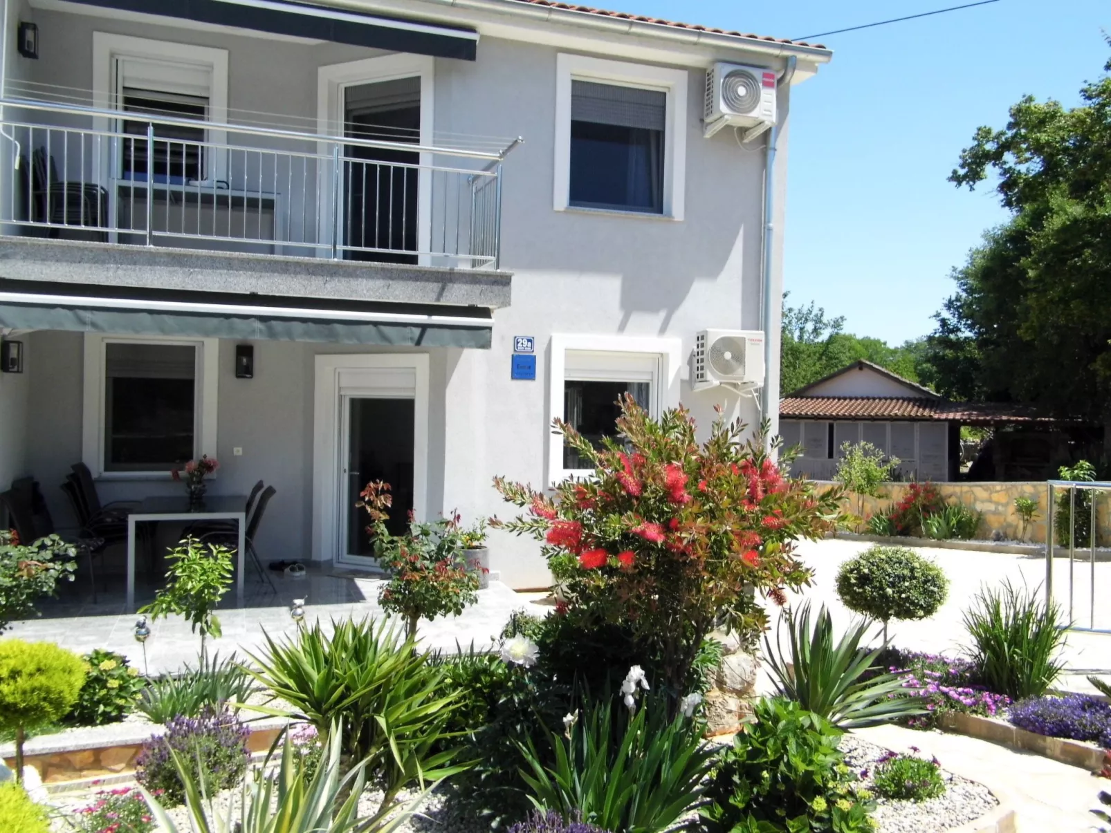 Neue und moderne, voll ausgestattete Wohnung-Buiten