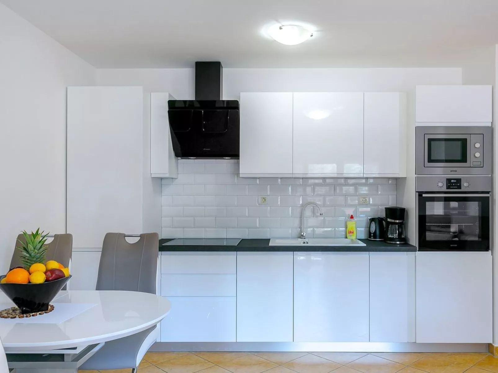 Für bis zu vier Personen, 400m vom Sandstrand